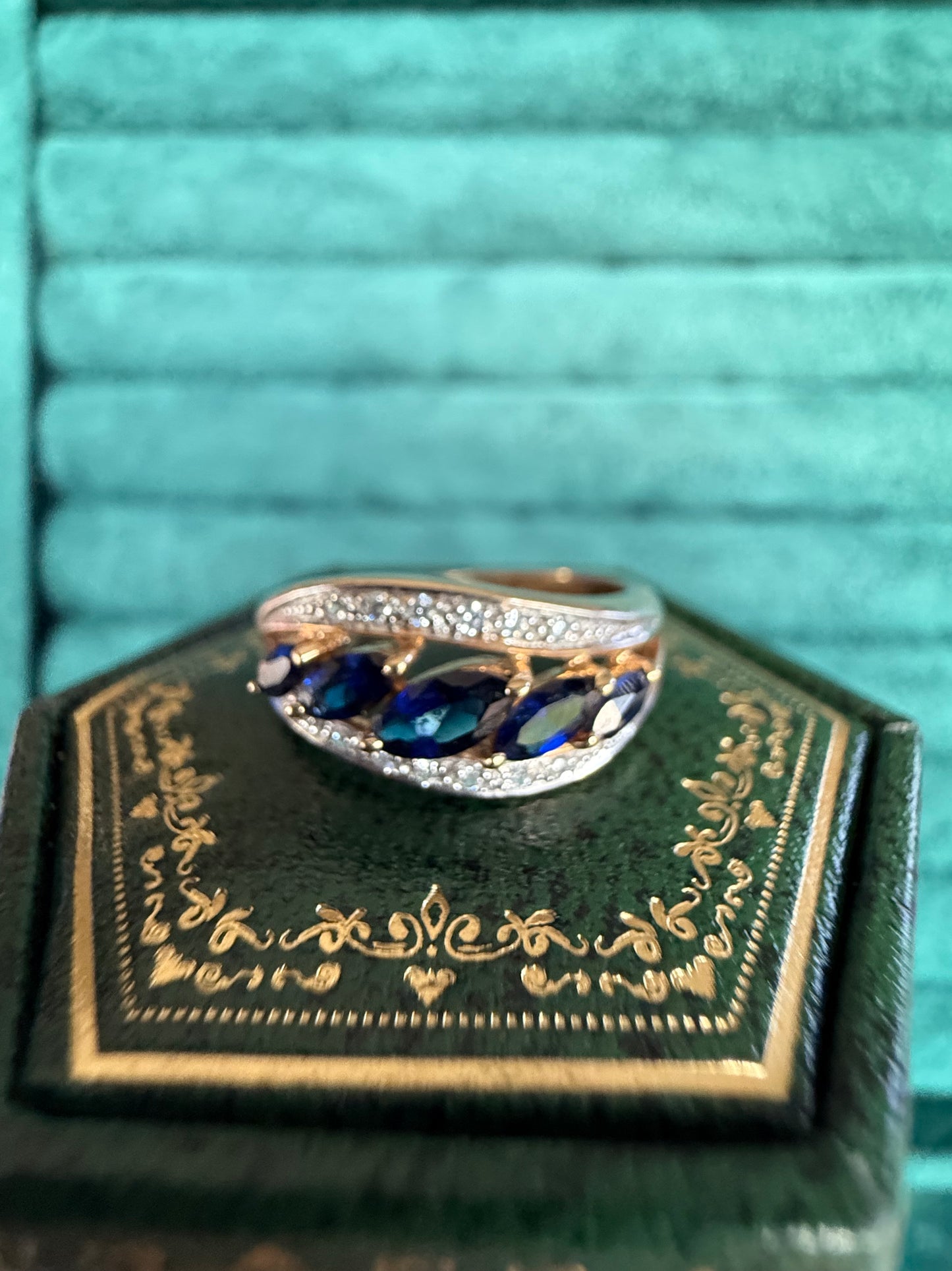 9ct gold sapphire and diamond ring