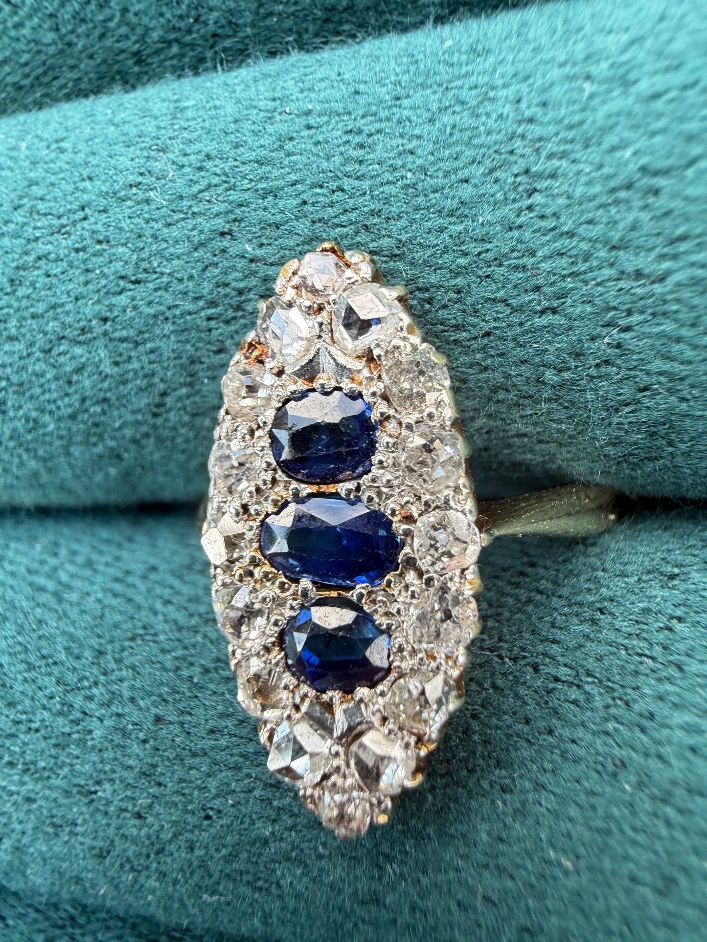 18ct gold sapphire and diamond Kite Ring