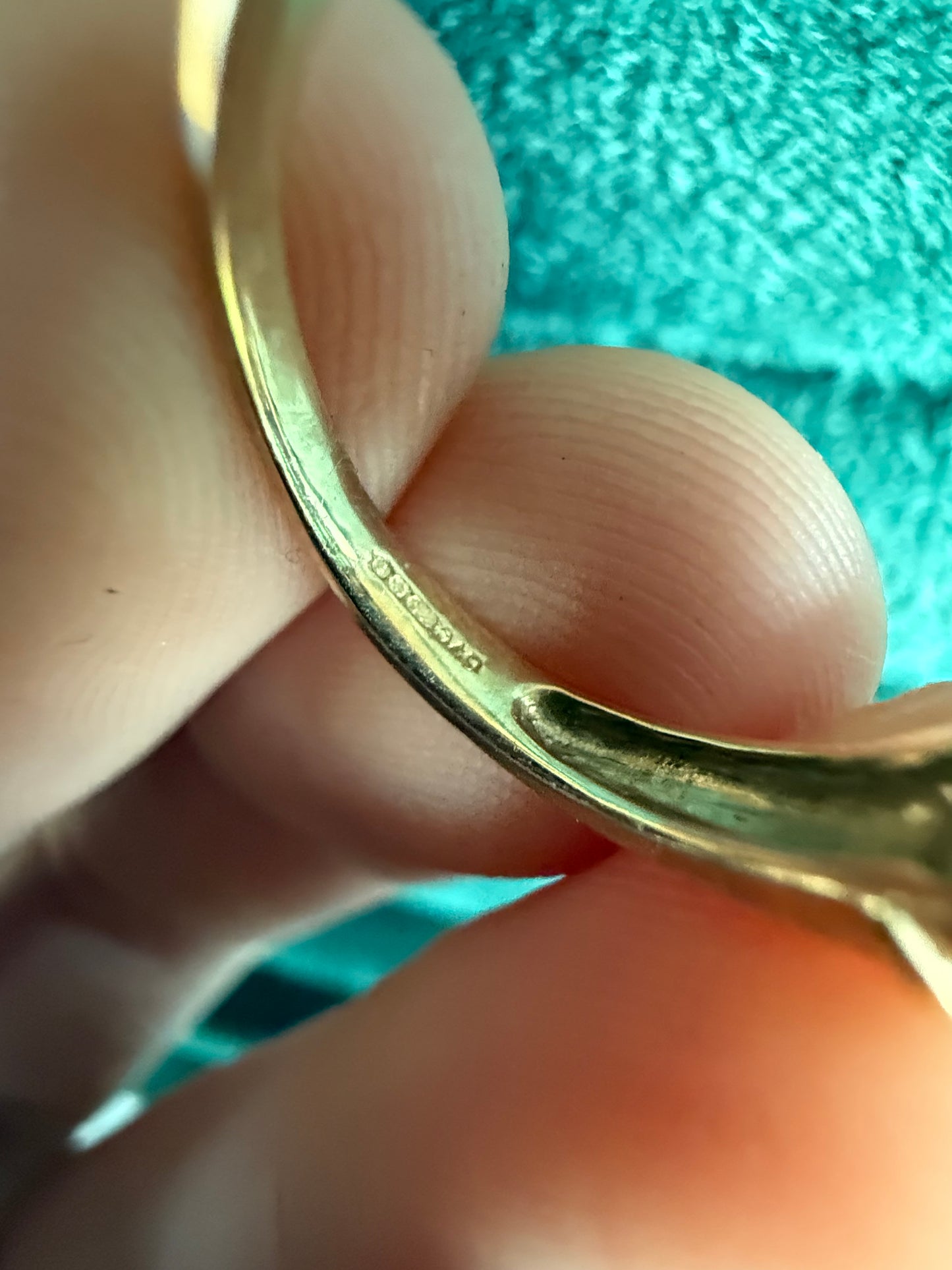 9ct gold Emerald and diamond ring