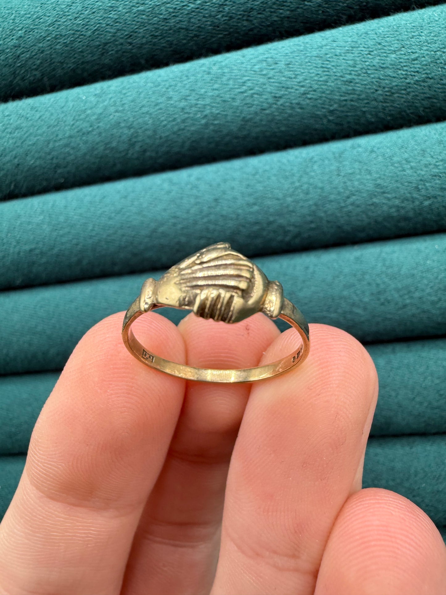 9ct gold Fede ring
