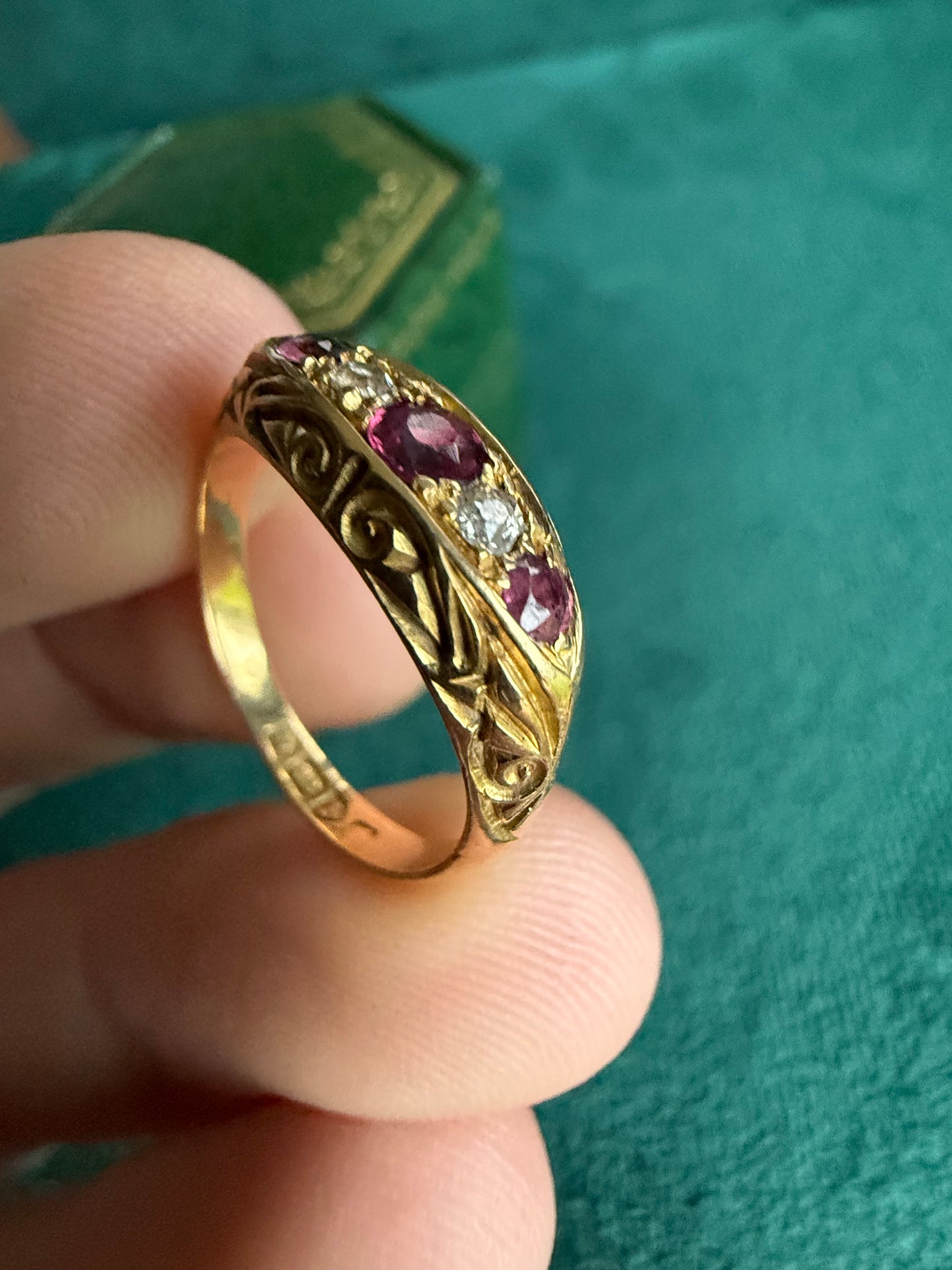 18ct gold antique ruby and diamond boat ring size M