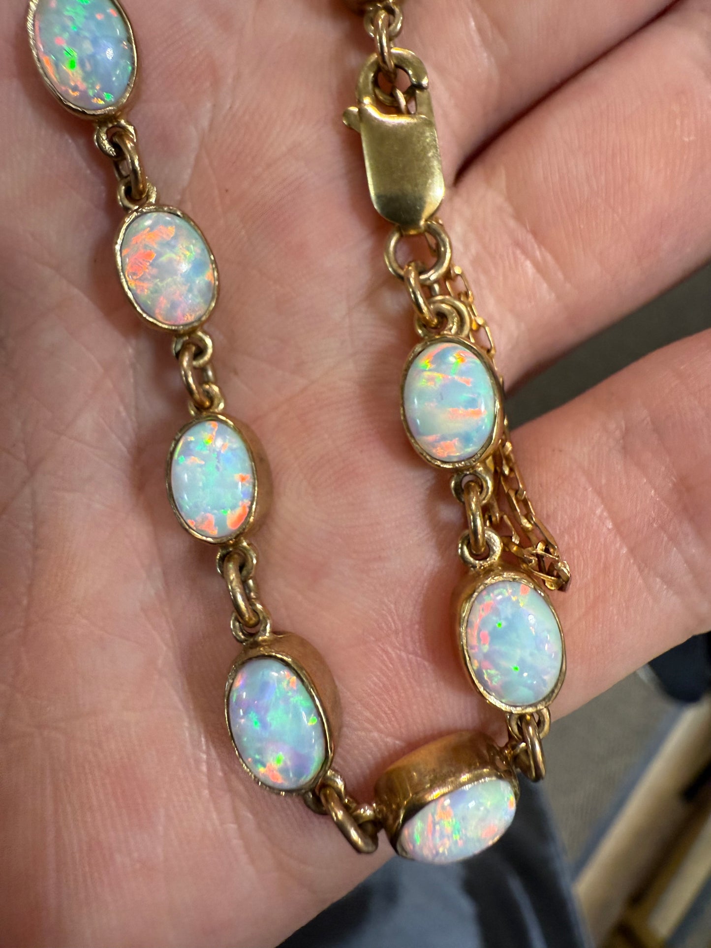 9ct gold opal bracelet