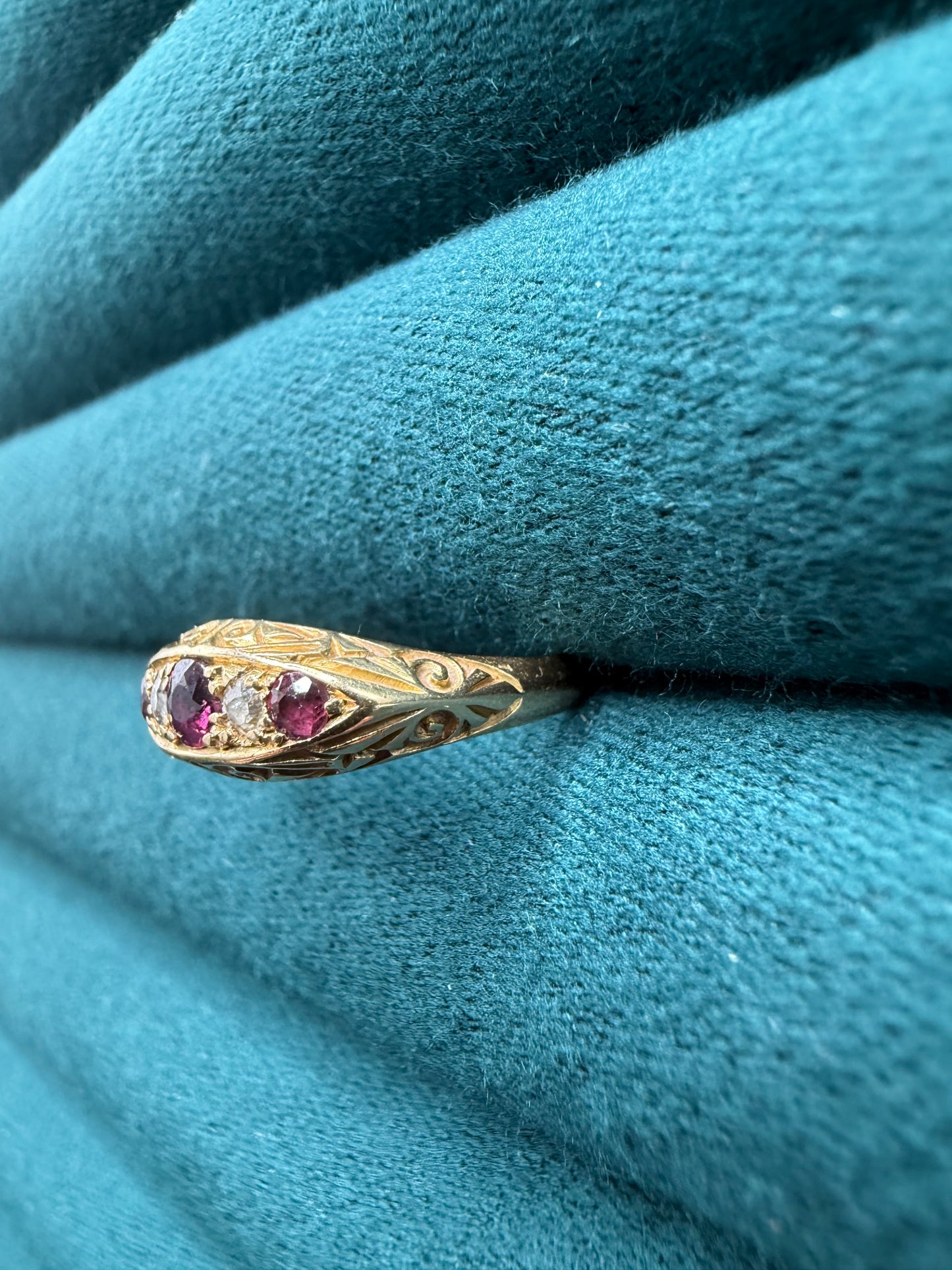 18ct gold antique ruby and diamond boat ring size M