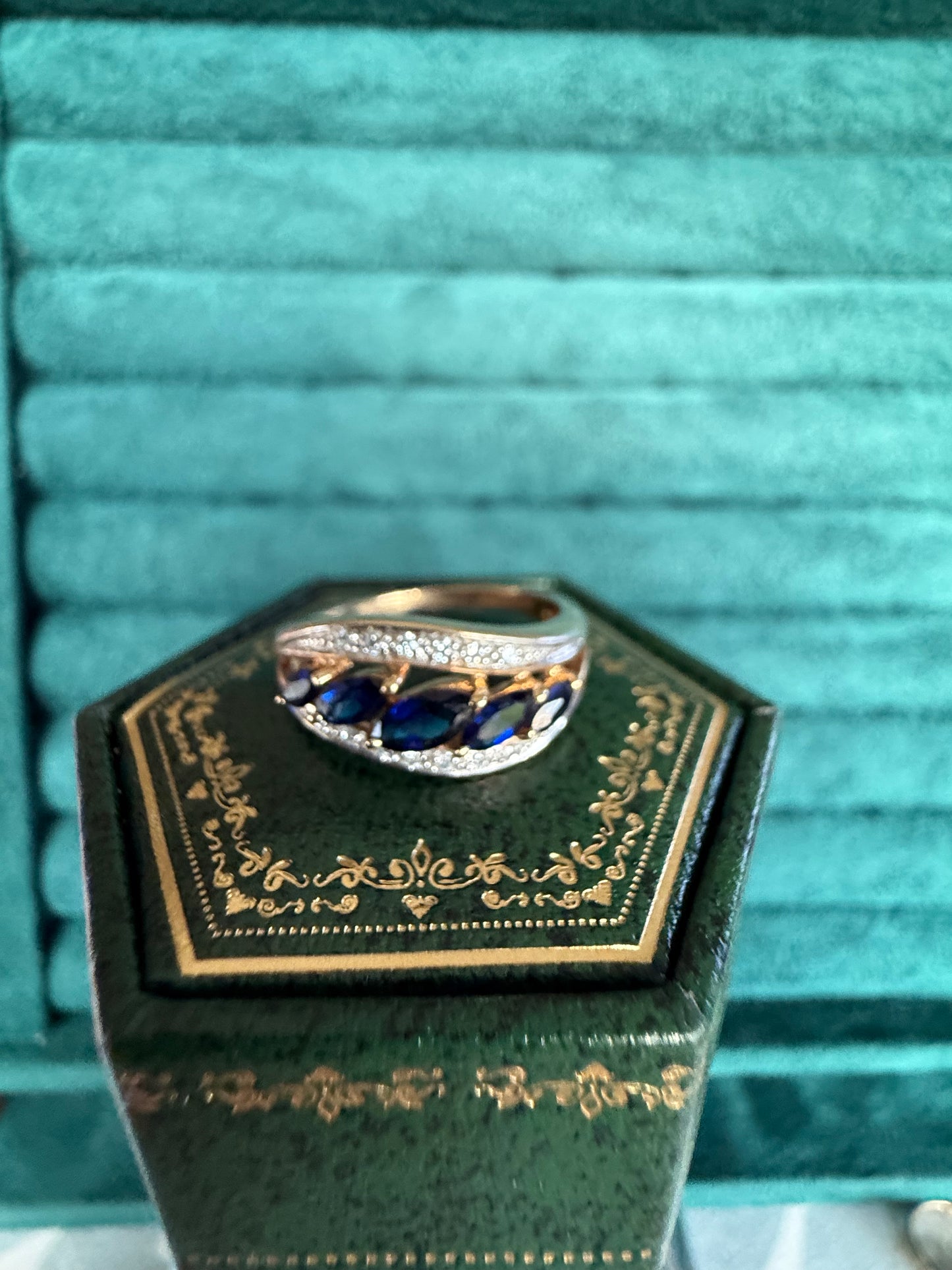 9ct gold sapphire and diamond ring