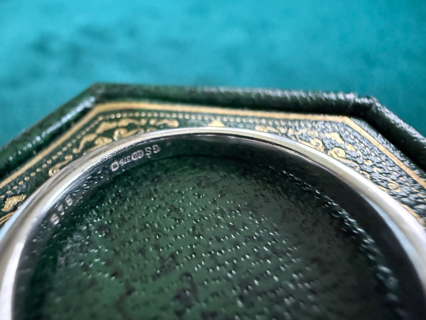 9ct white gold aqua marine and diamond ring