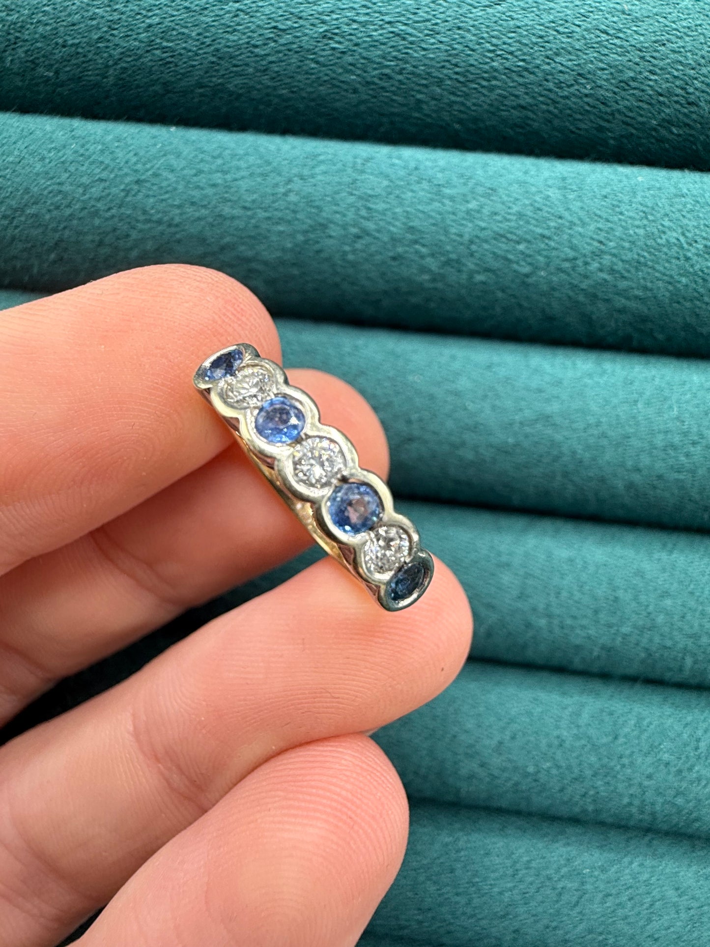 9ct gold sapphire and diamond ring
