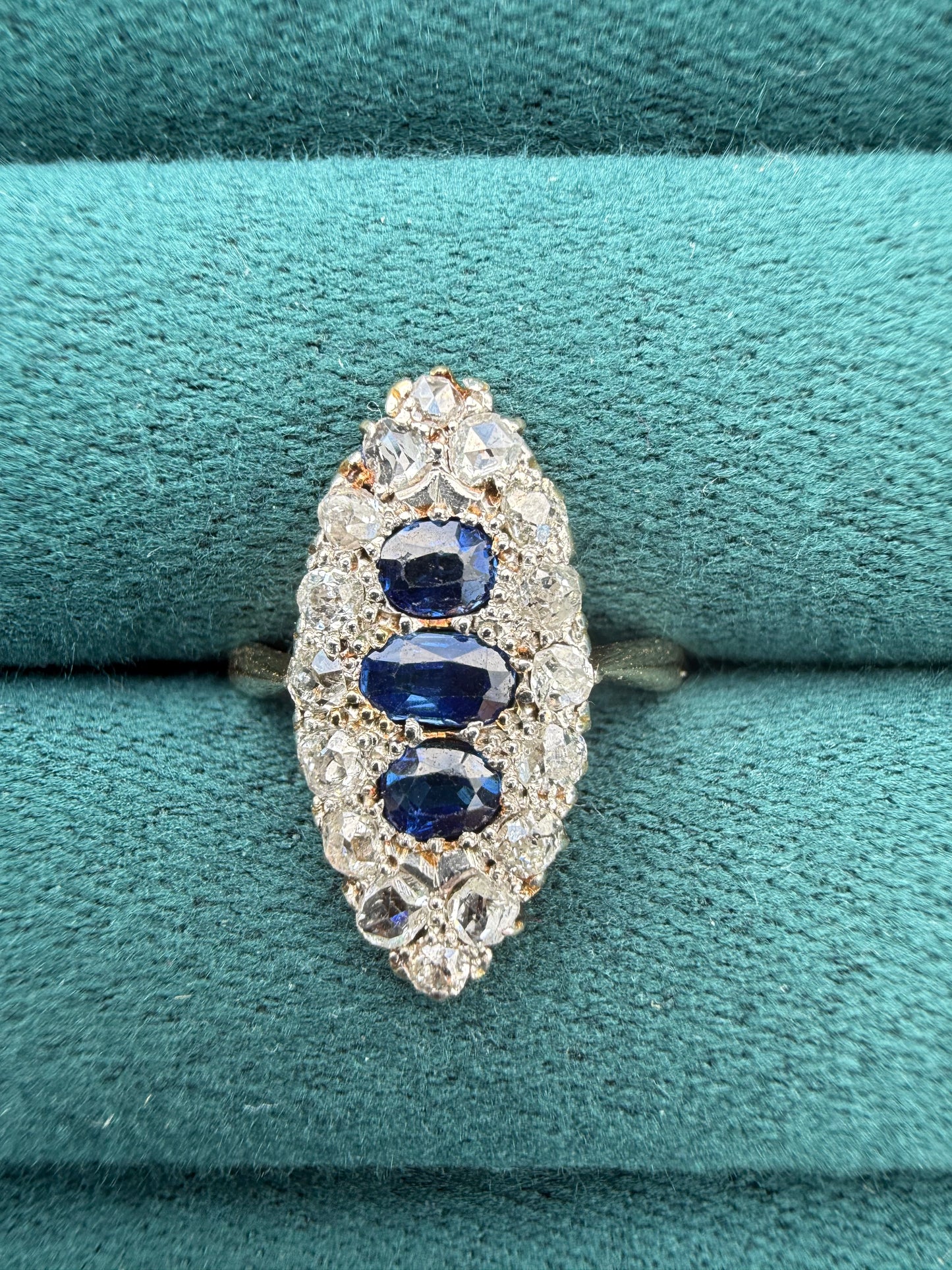 18ct gold sapphire and diamond Kite Ring