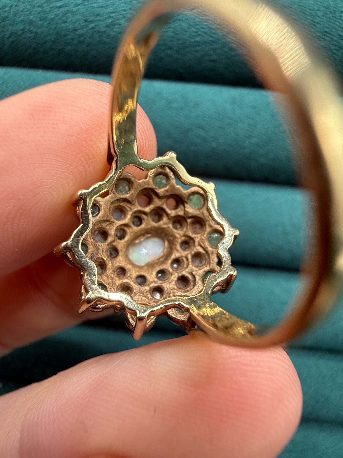 9ct gold emerald and opal ring