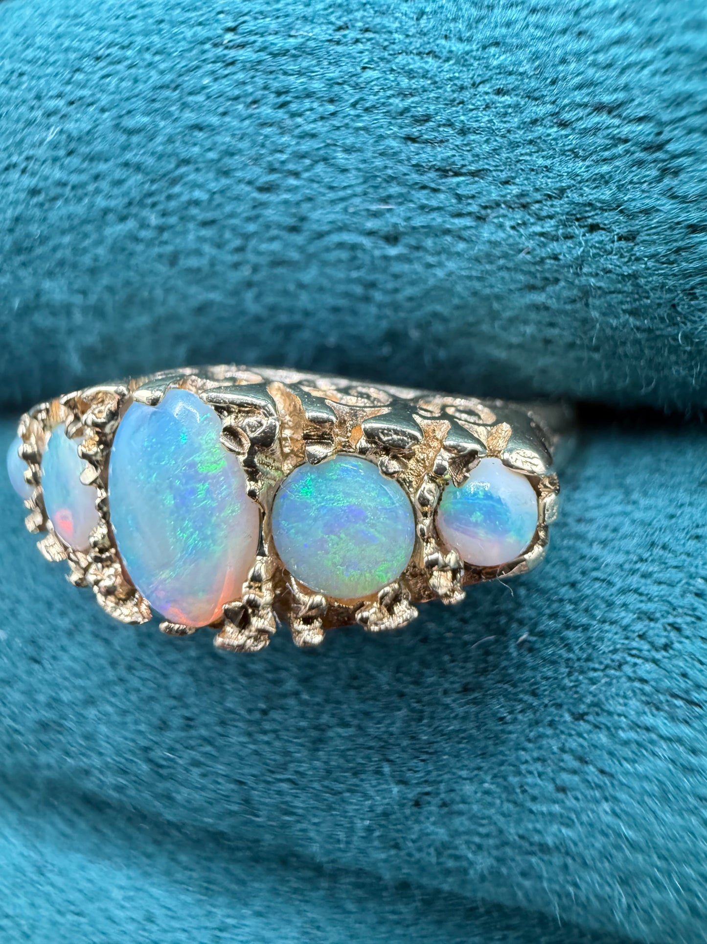 9ct gold opal 5 stone ring