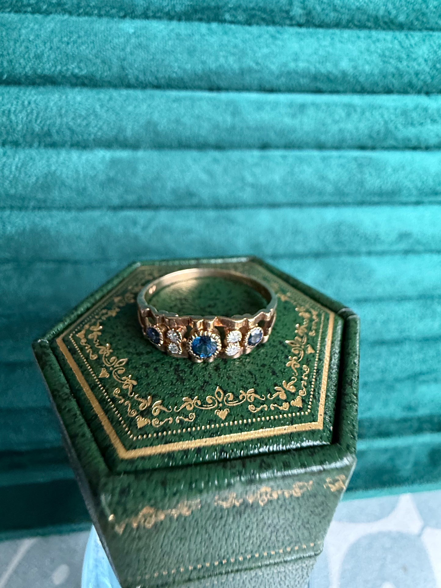 9ct gold sapphire and diamond ring