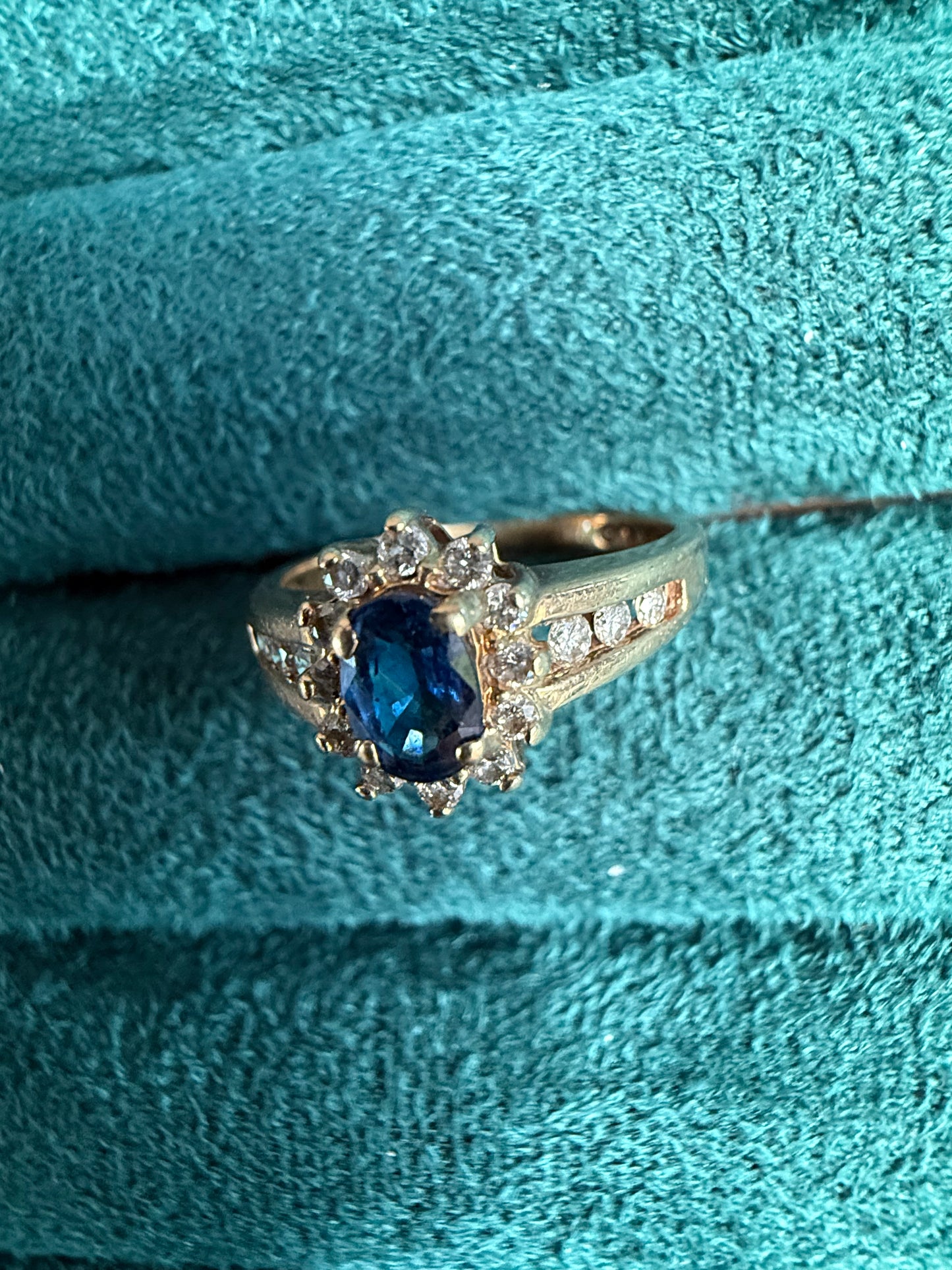 10ct gold sapphire and diamond ring