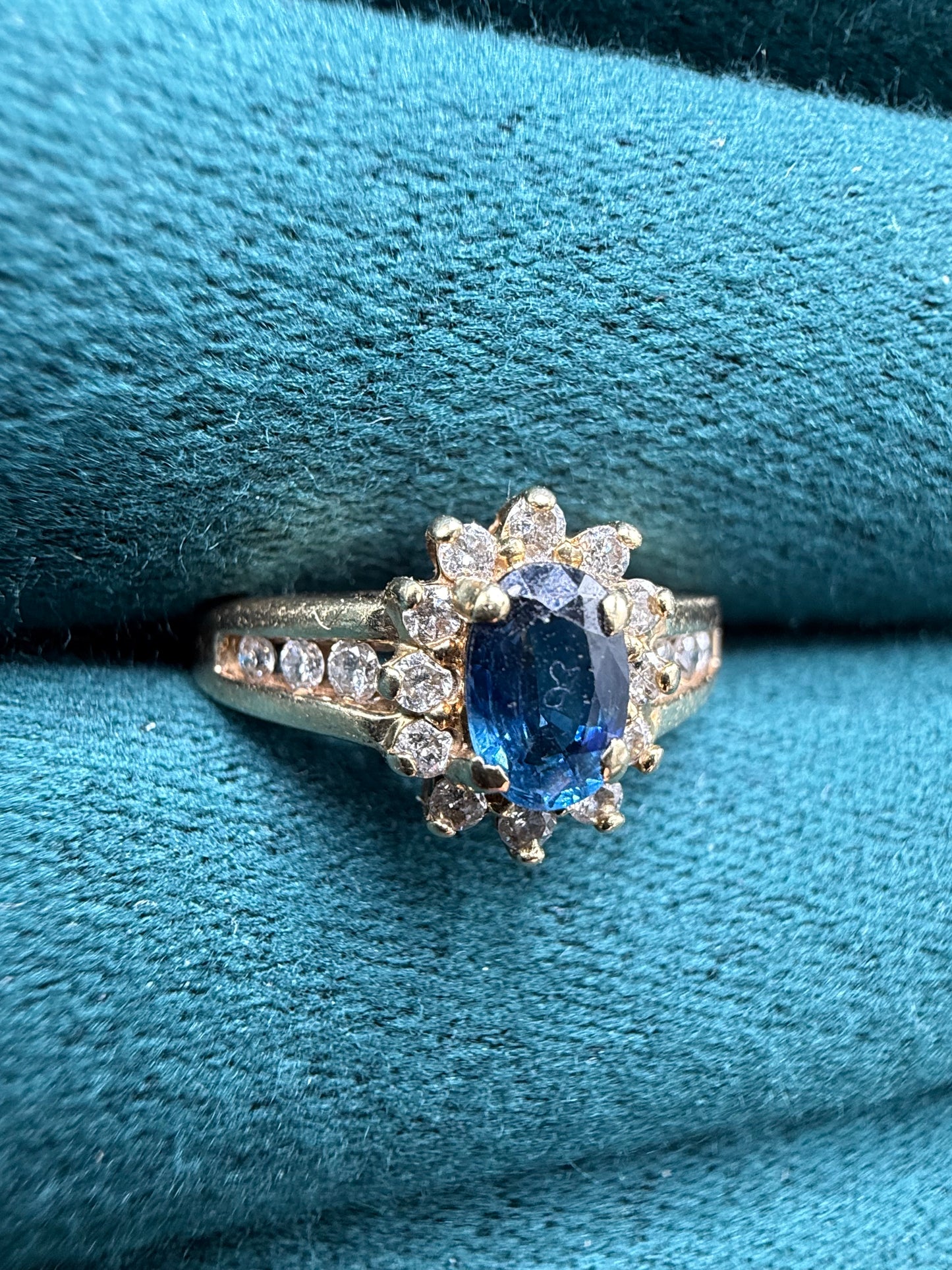 10ct gold sapphire and diamond ring