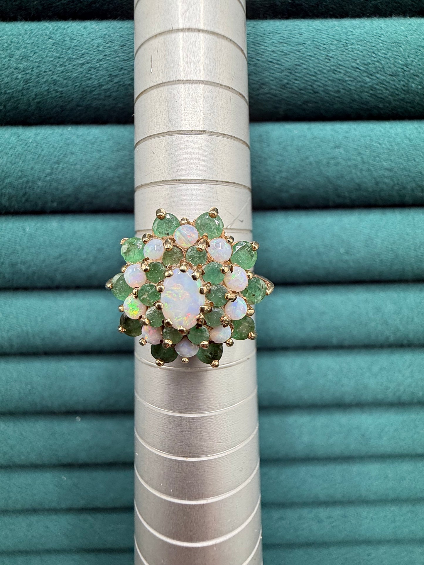 9ct gold emerald and opal ring