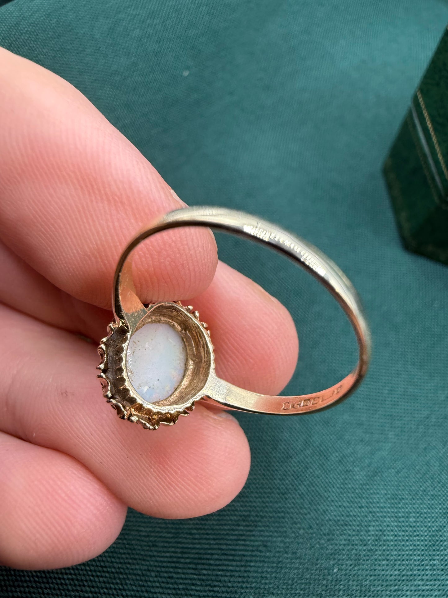 9ct gold opal ring