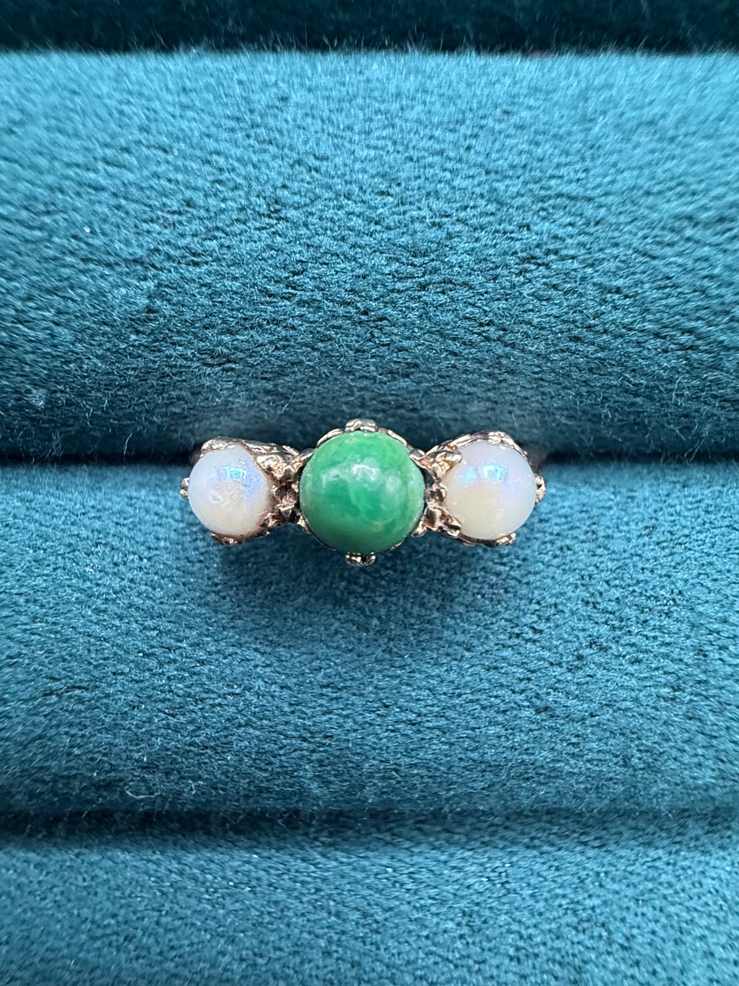 9ct gold malachite and pearl ring