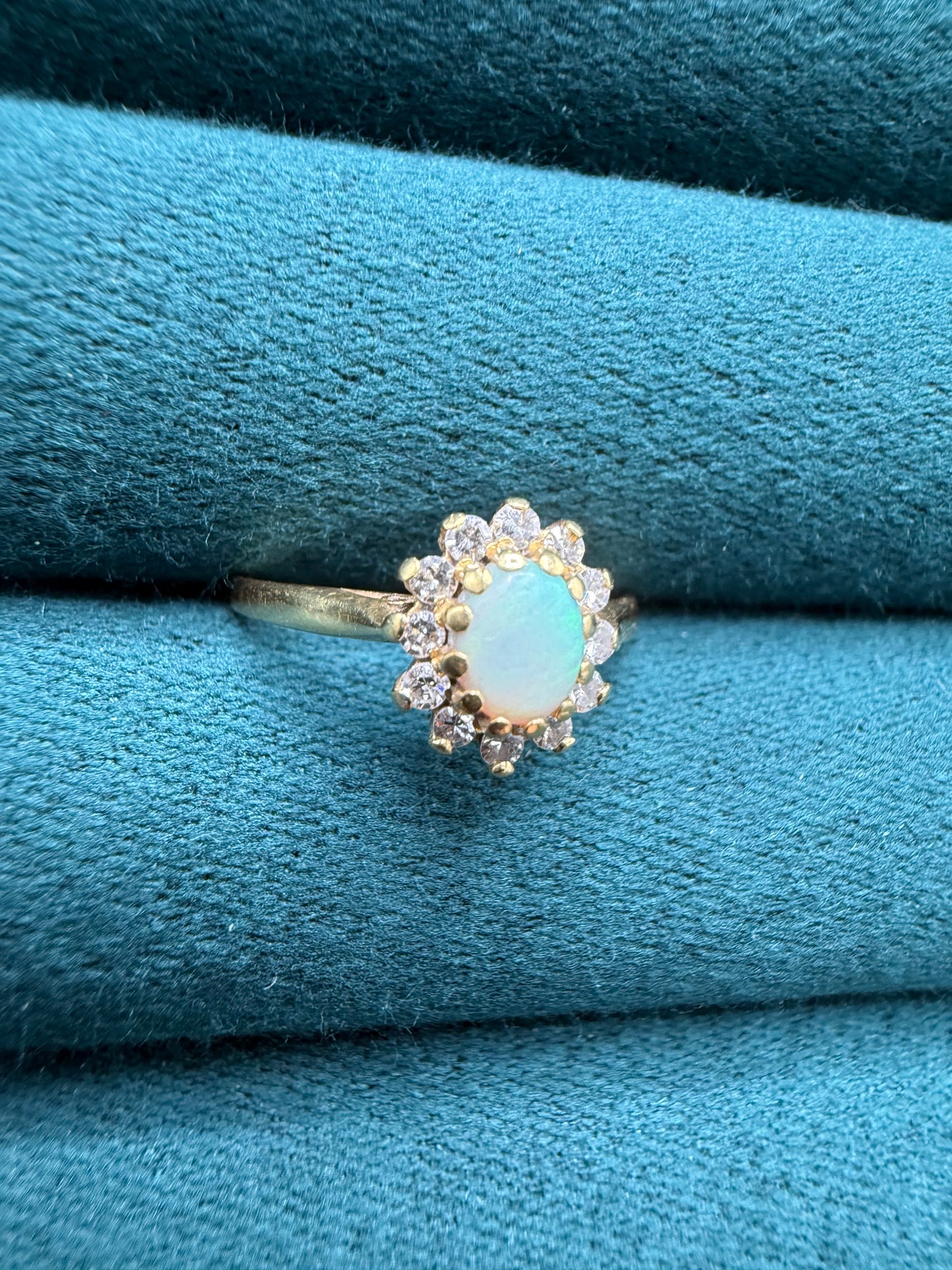 18ct gold opal and diamond ring