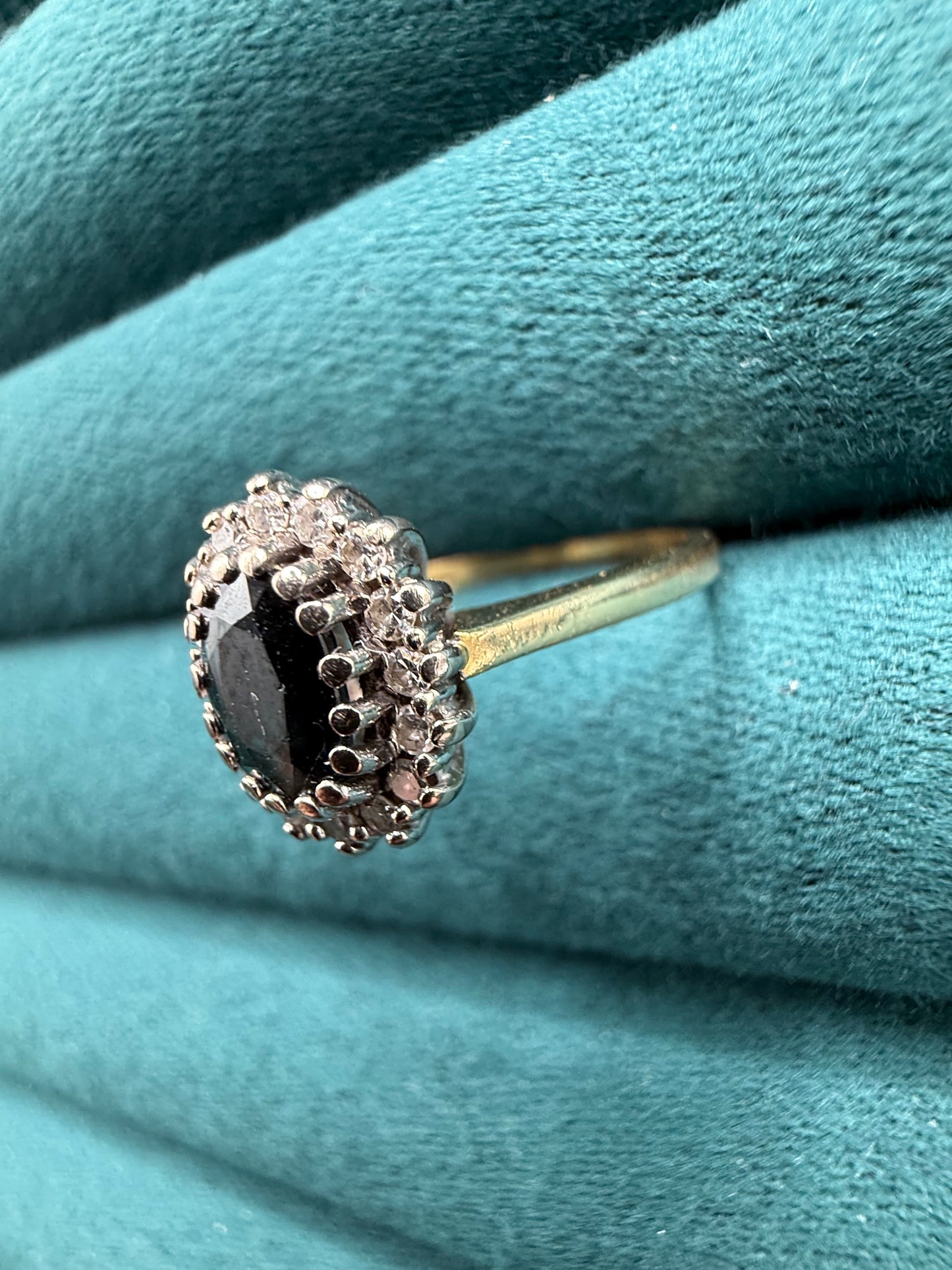 18ct gold sapphire and diamond ring