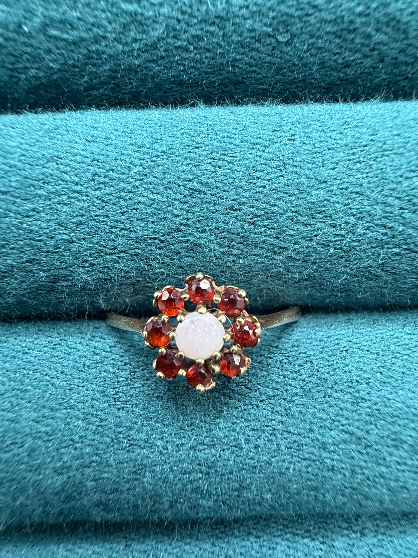 9ct gold opal and garnet cluster ring