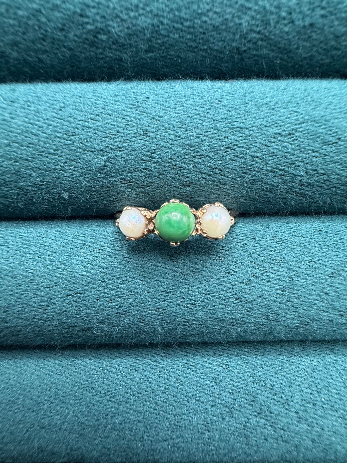 9ct gold malachite and pearl ring