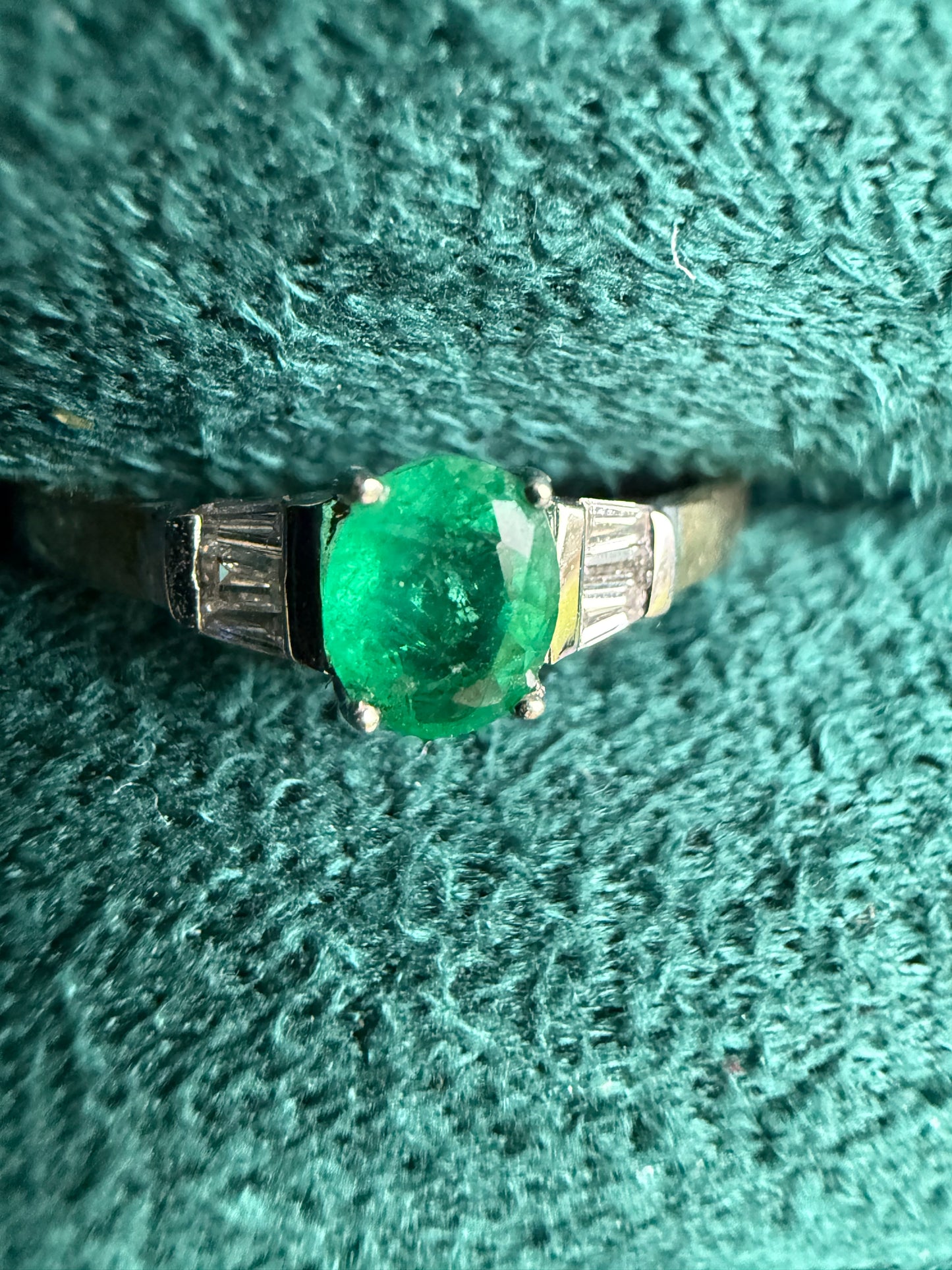 9ct gold emerald and baguette cut diamond ring