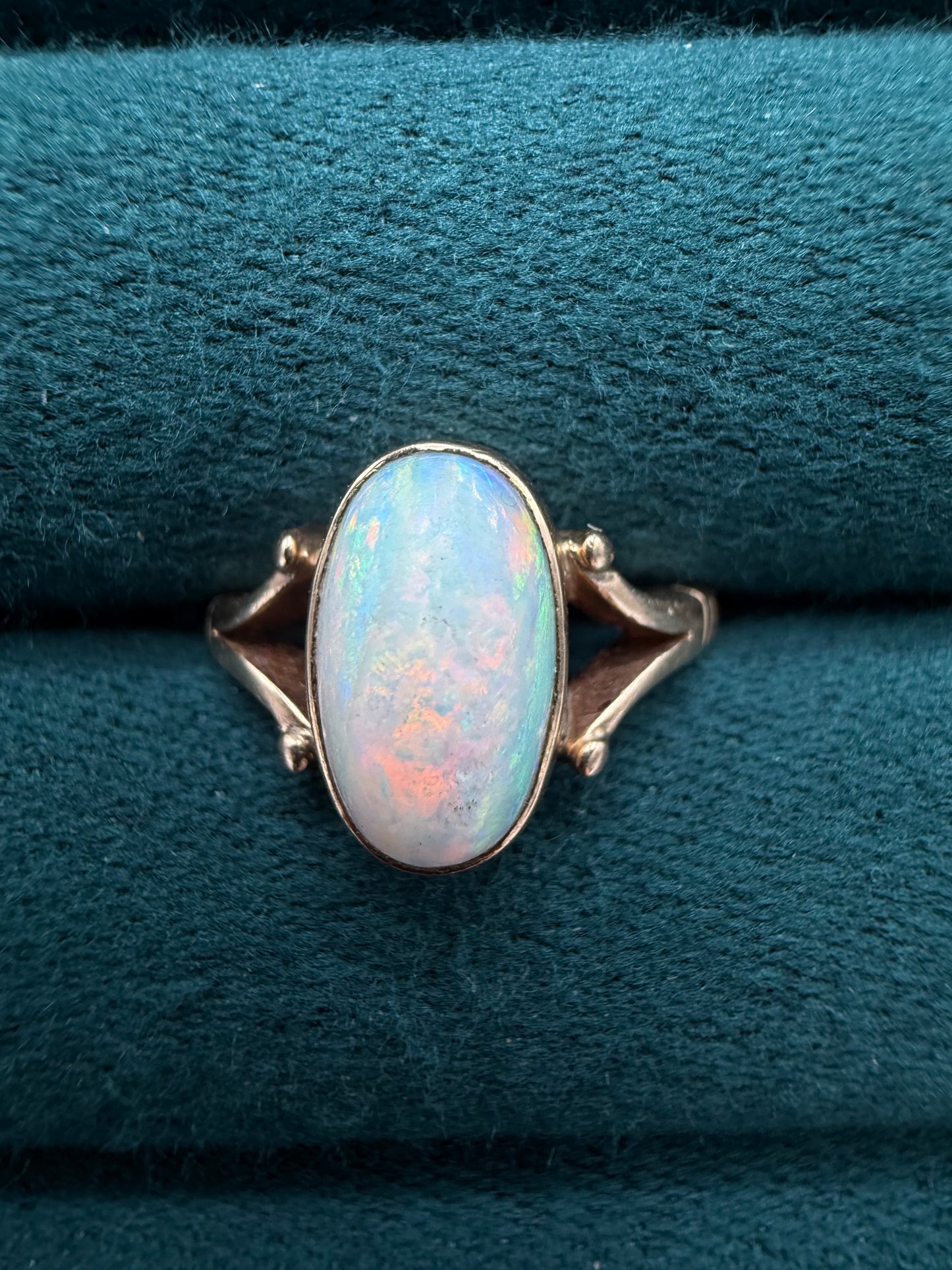 9ct gold opal ring