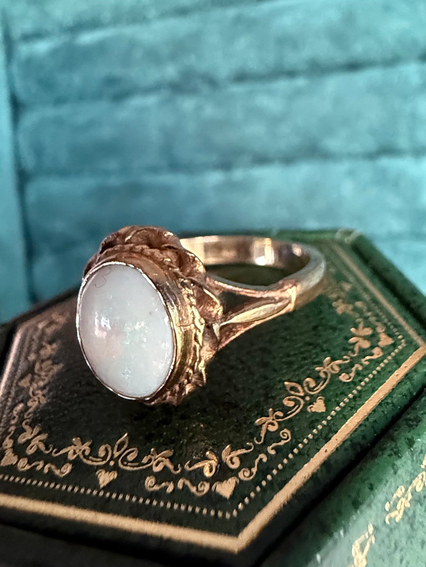 9ct gold opal ring