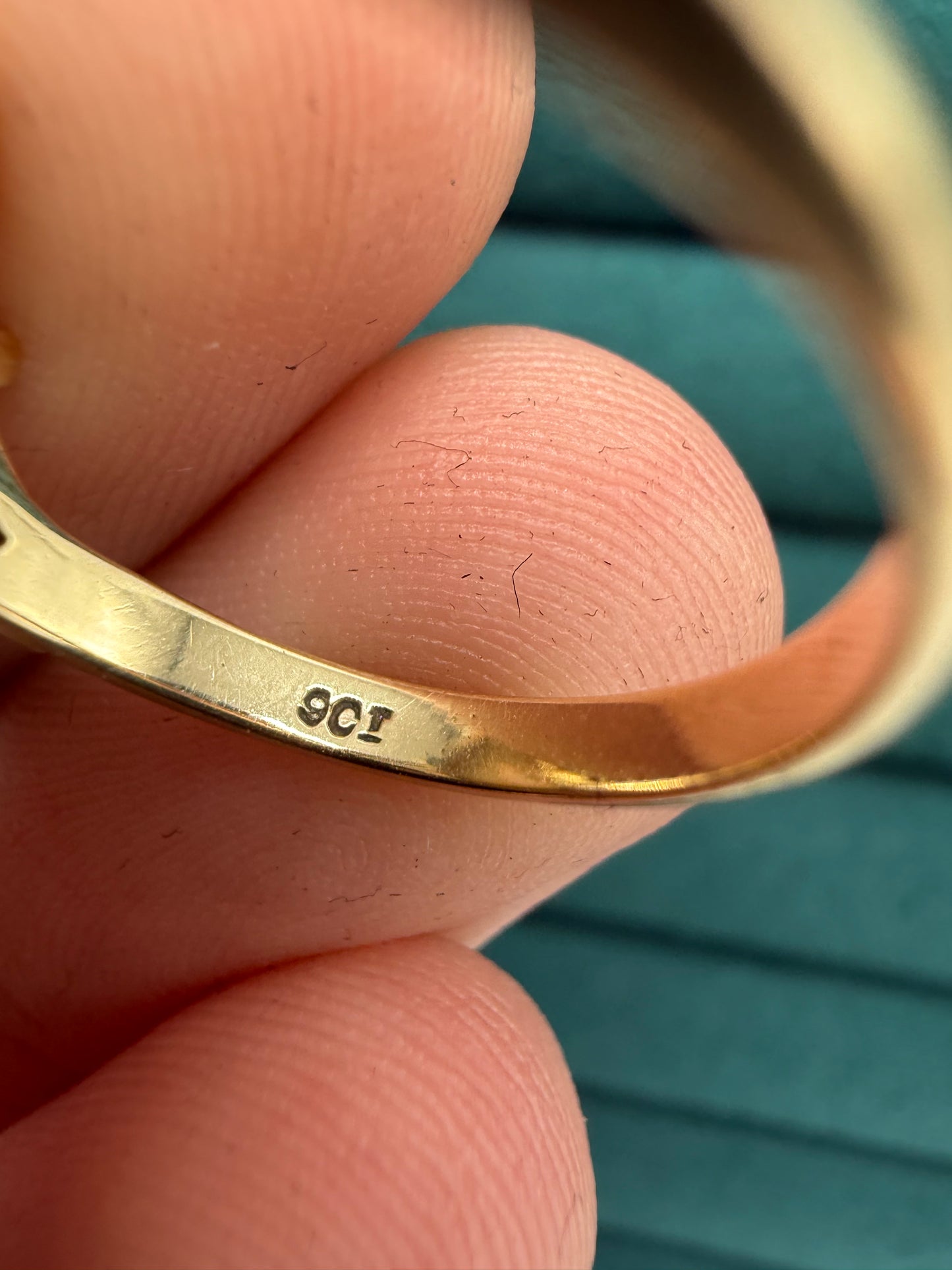9ct gold opal ring