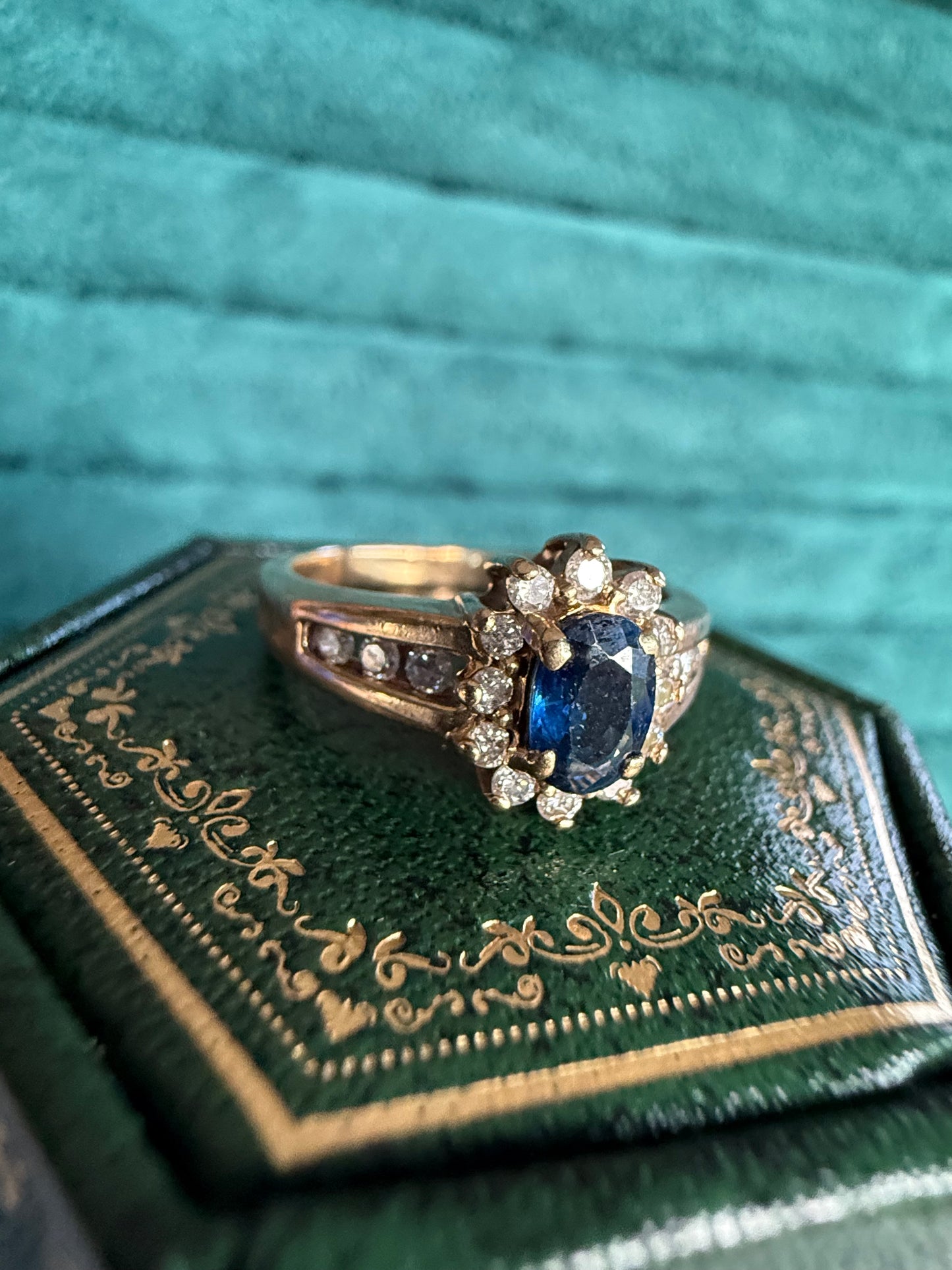 10ct gold sapphire and diamond ring