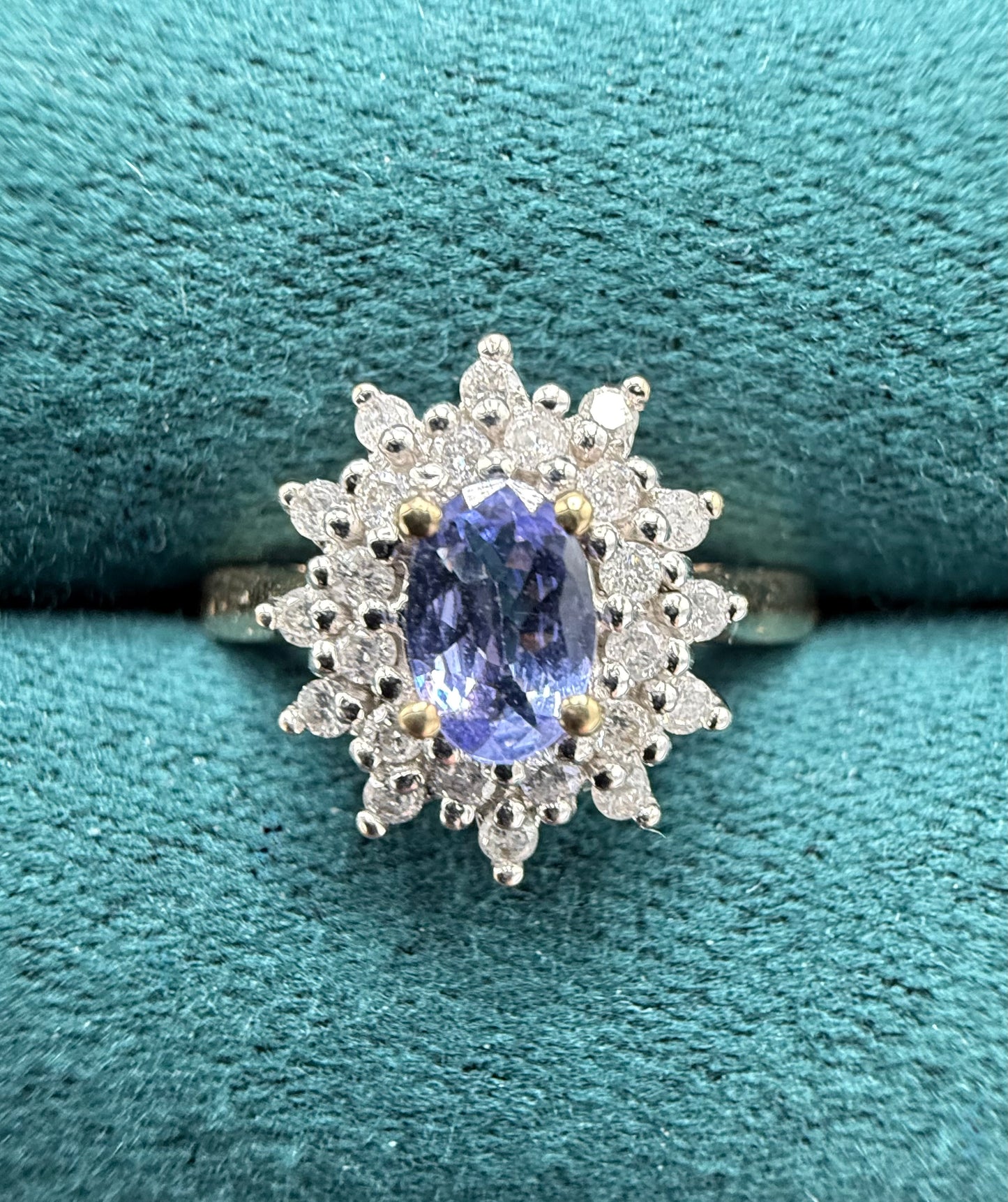 9ct gold tanzanite and diamond cluster ring