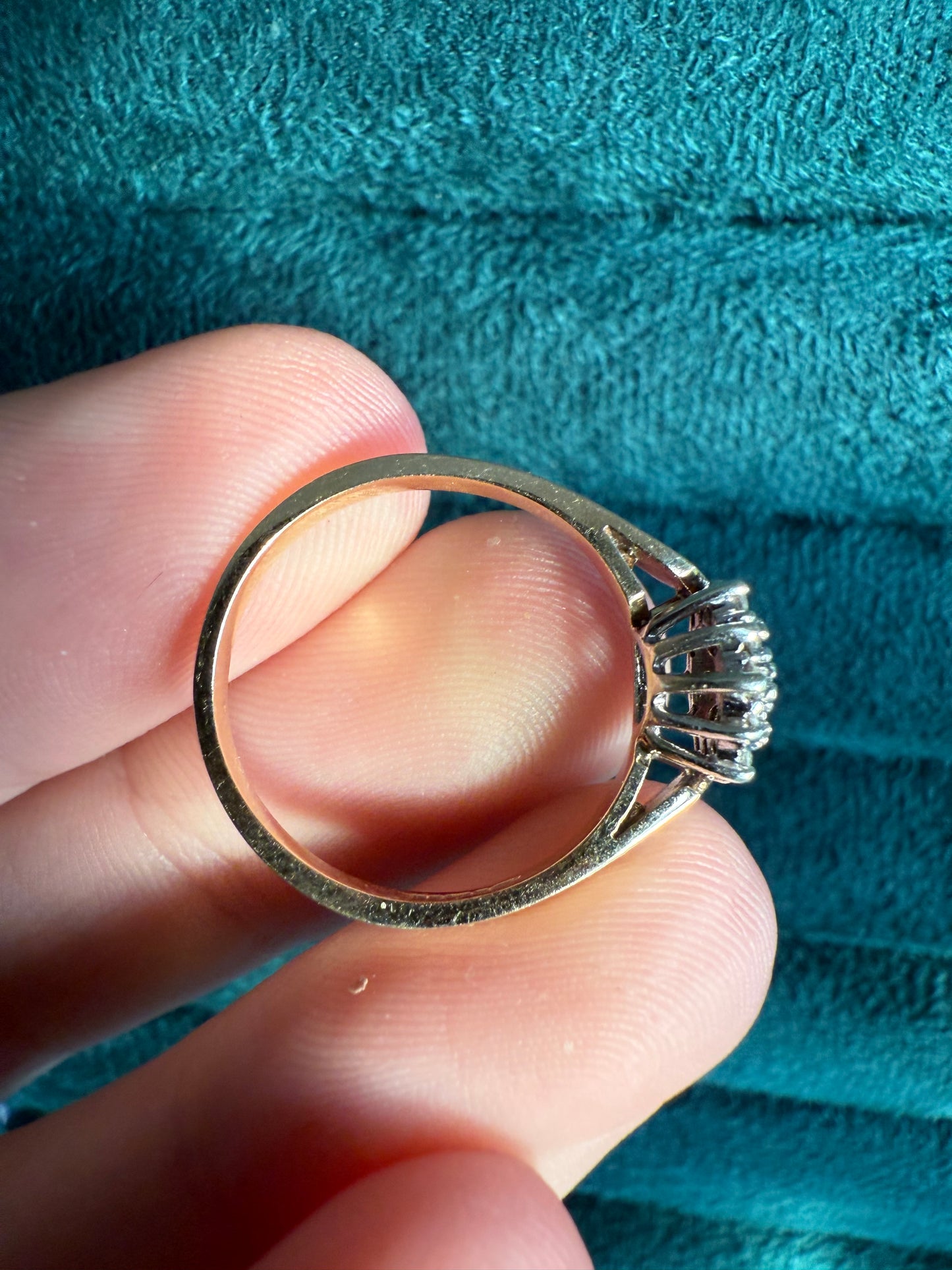 9ct gold diamond cluster ring