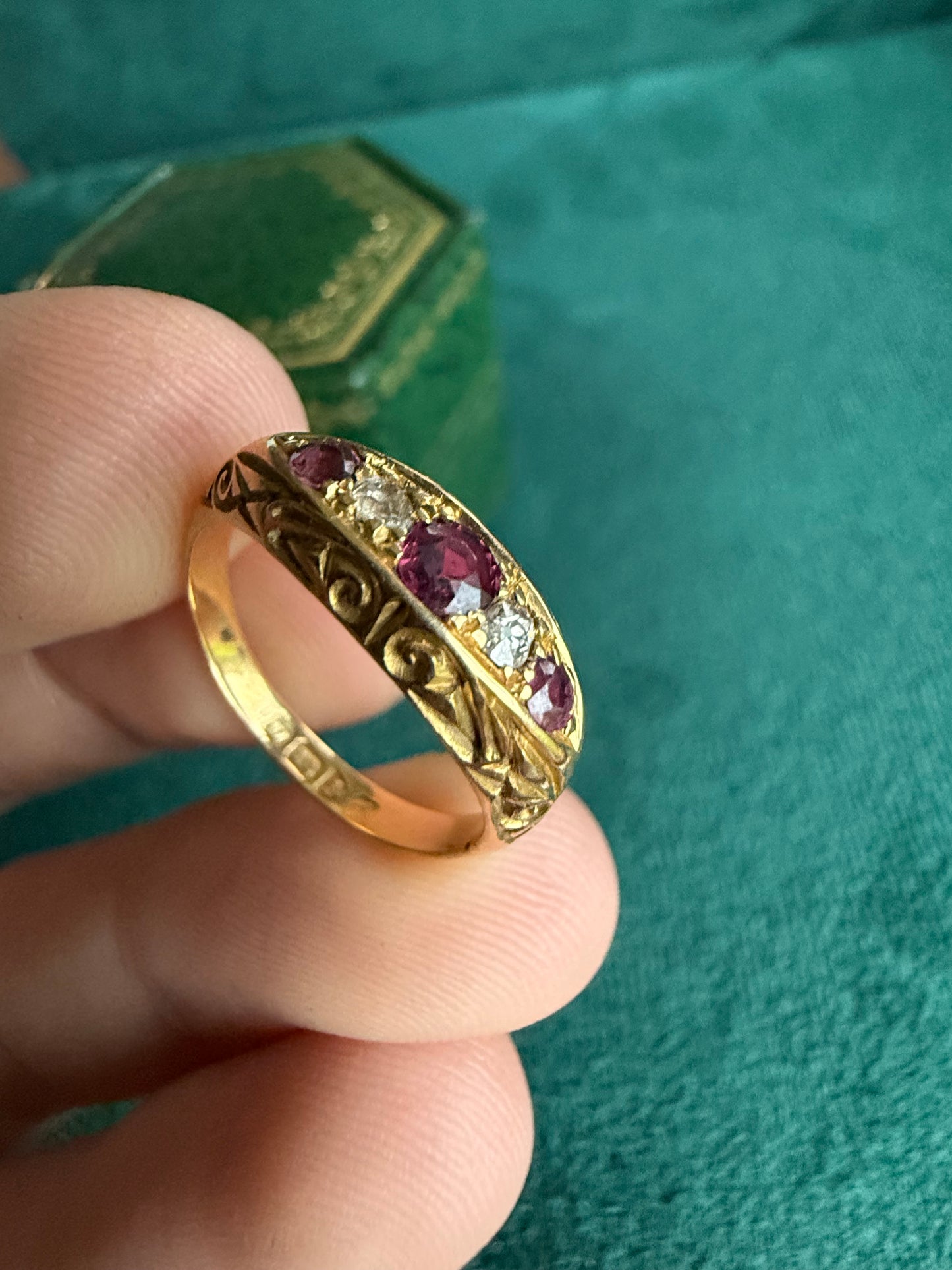 18ct gold antique ruby and diamond boat ring size M