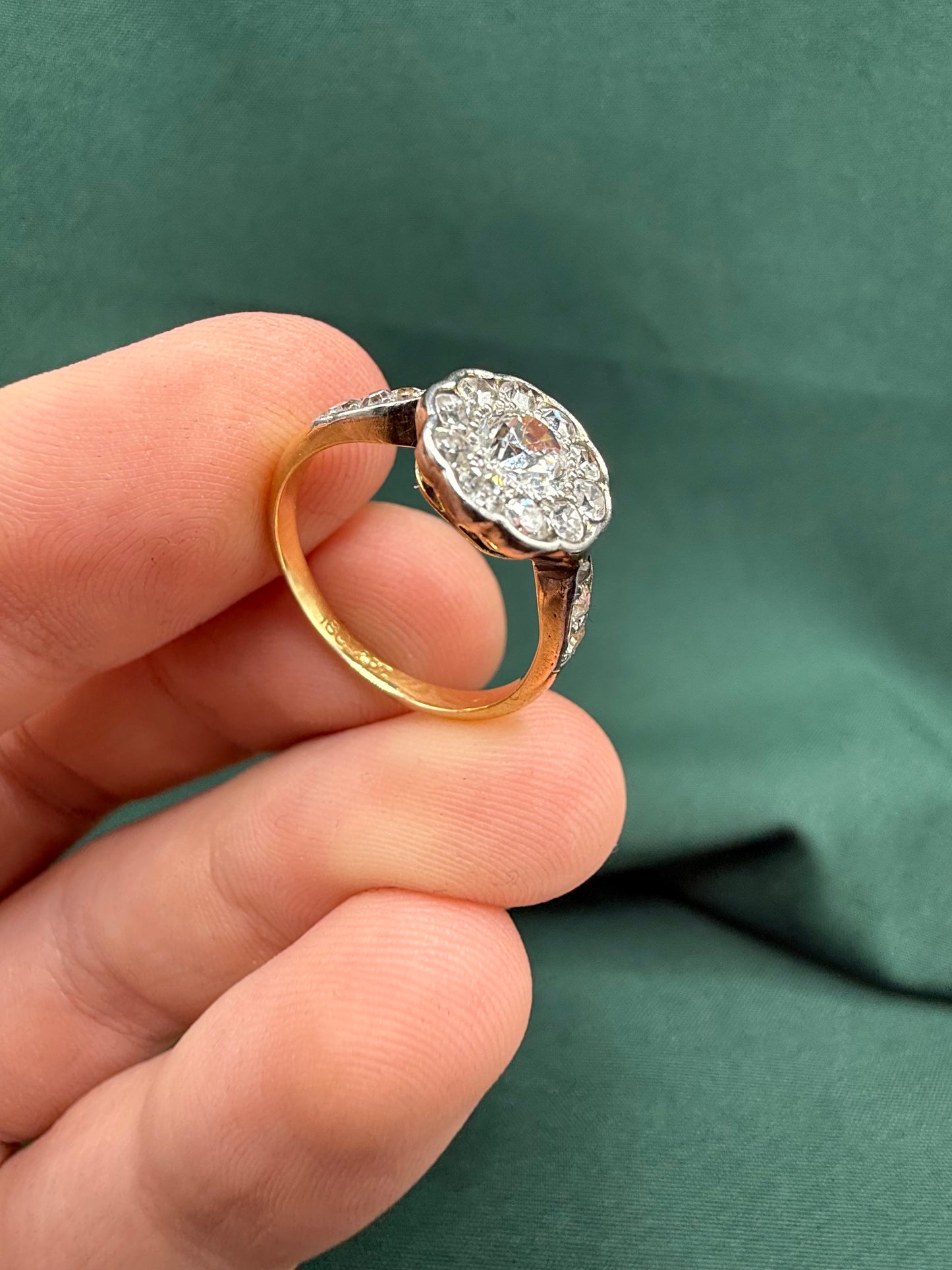 18ct gold and platinum old cut diamond daisy cluster ring antique