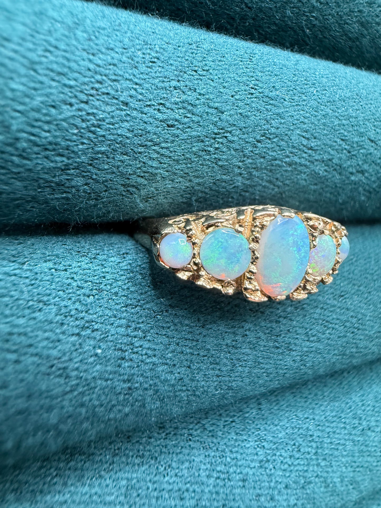 9ct gold opal 5 stone ring