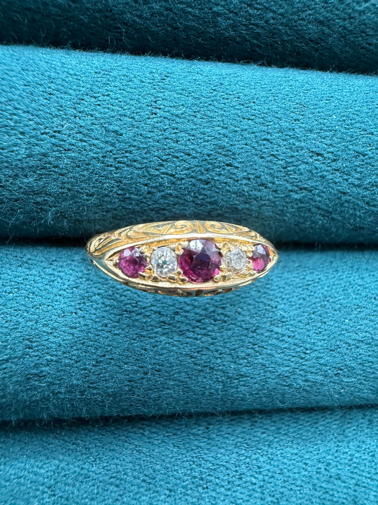 18ct gold antique ruby and diamond boat ring size M