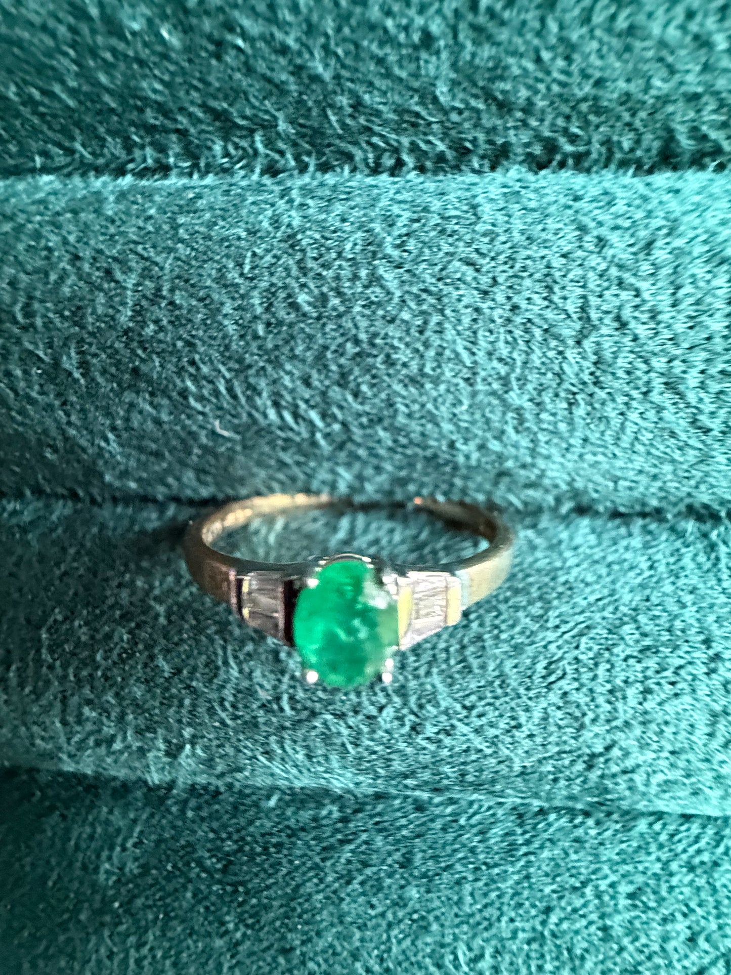 9ct gold emerald and baguette cut diamond ring