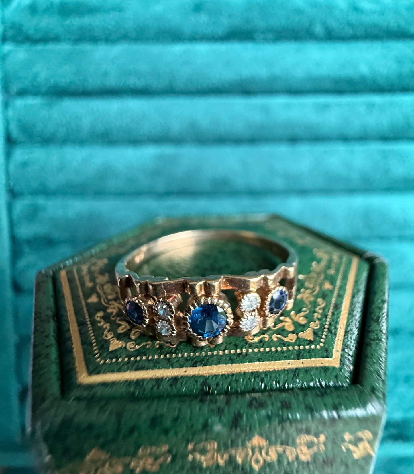 9ct gold sapphire and diamond ring