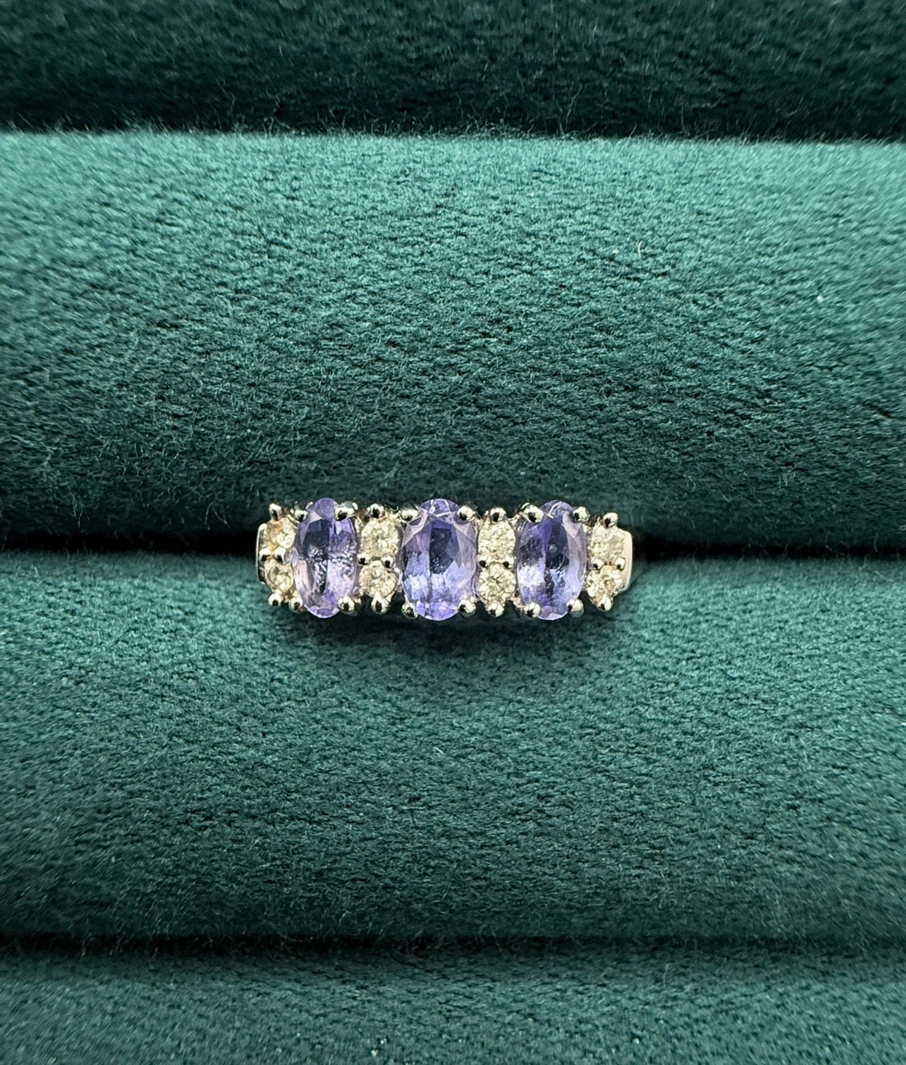 9ct white gold tanzinite and diamond ring