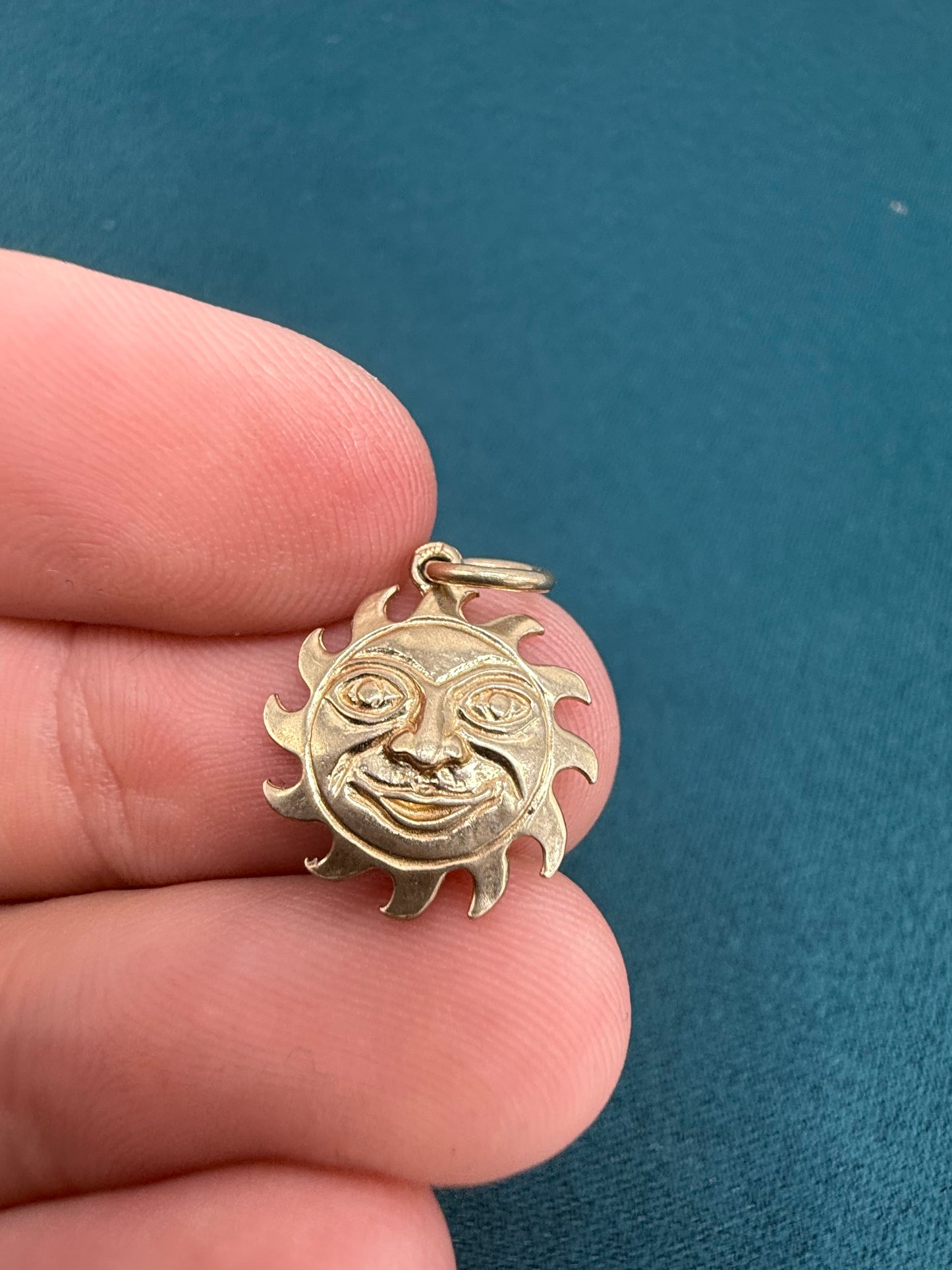 9ct gold sun pendant charm