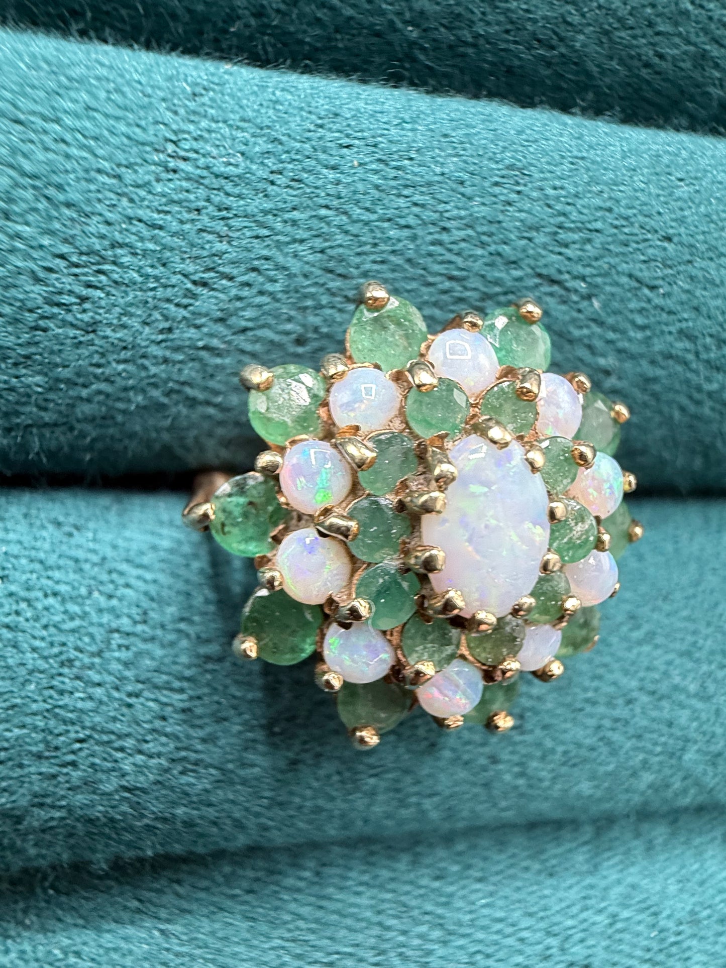 9ct gold emerald and opal ring