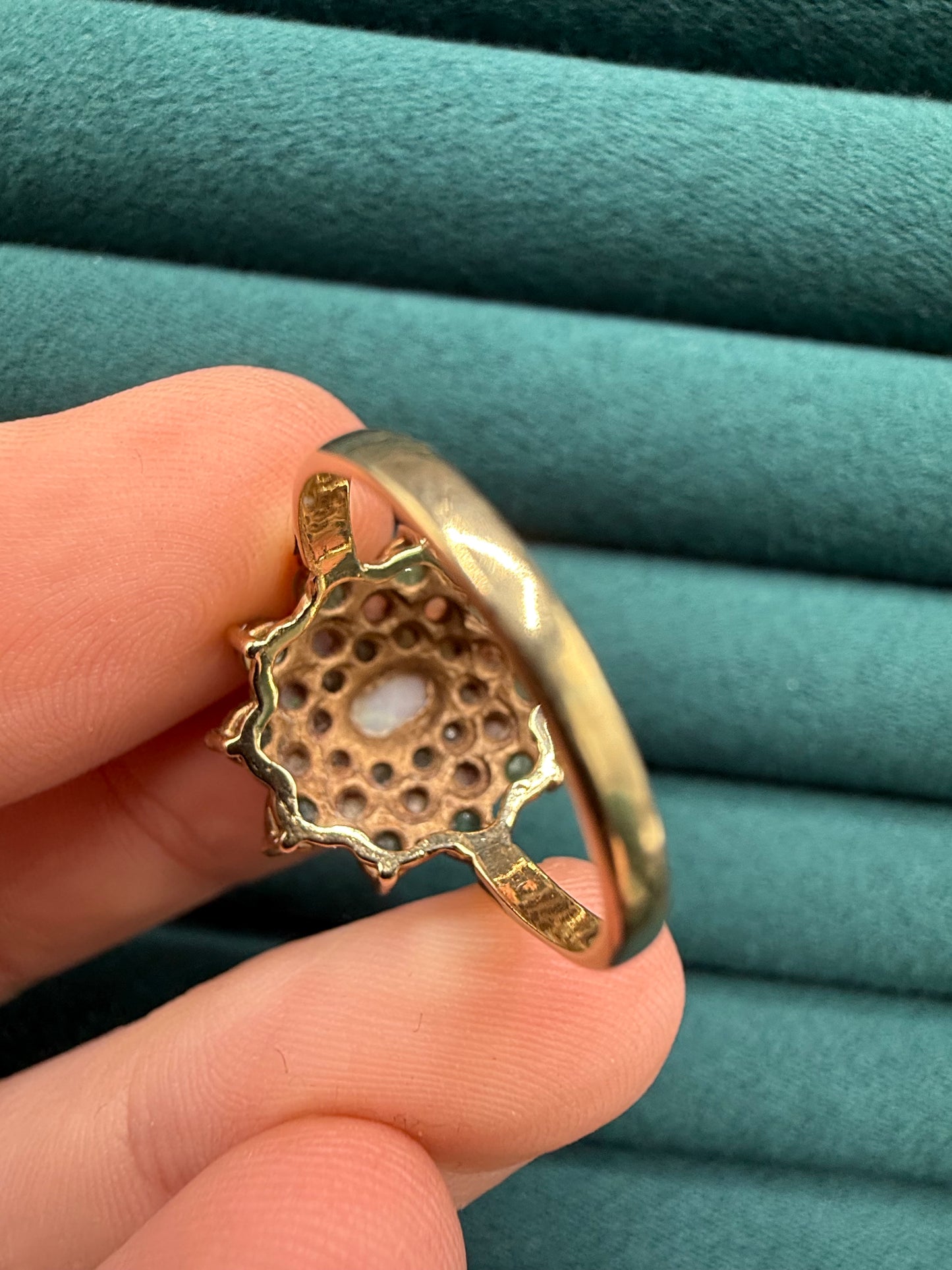 9ct gold emerald and opal ring