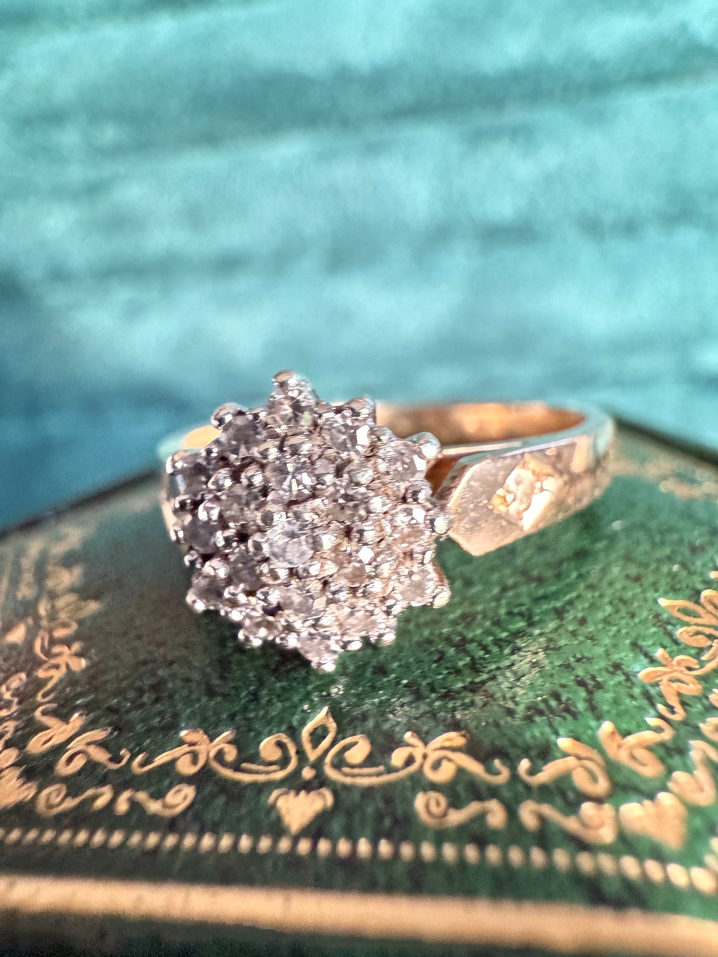 9ct gold diamond cluster ring