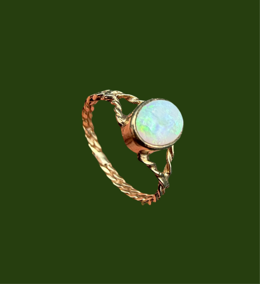 9ct gold opal ring