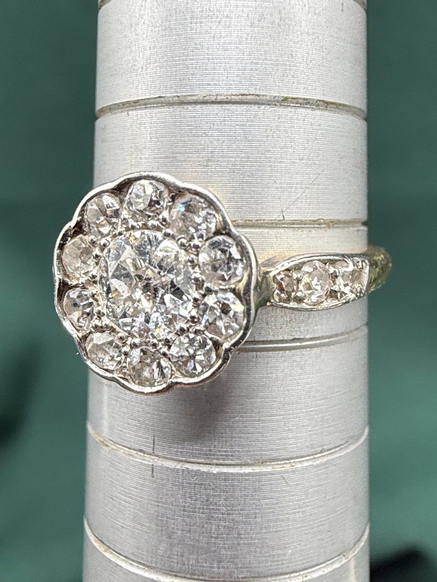 18ct gold and platinum old cut diamond daisy cluster ring antique