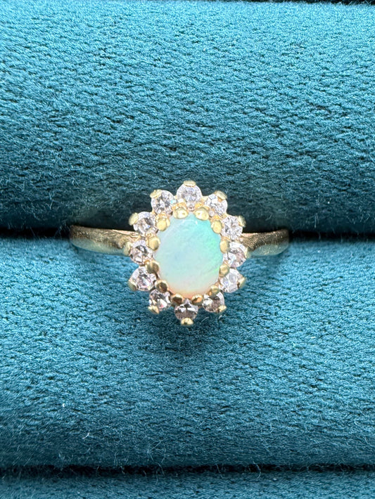 18ct gold opal and diamond ring