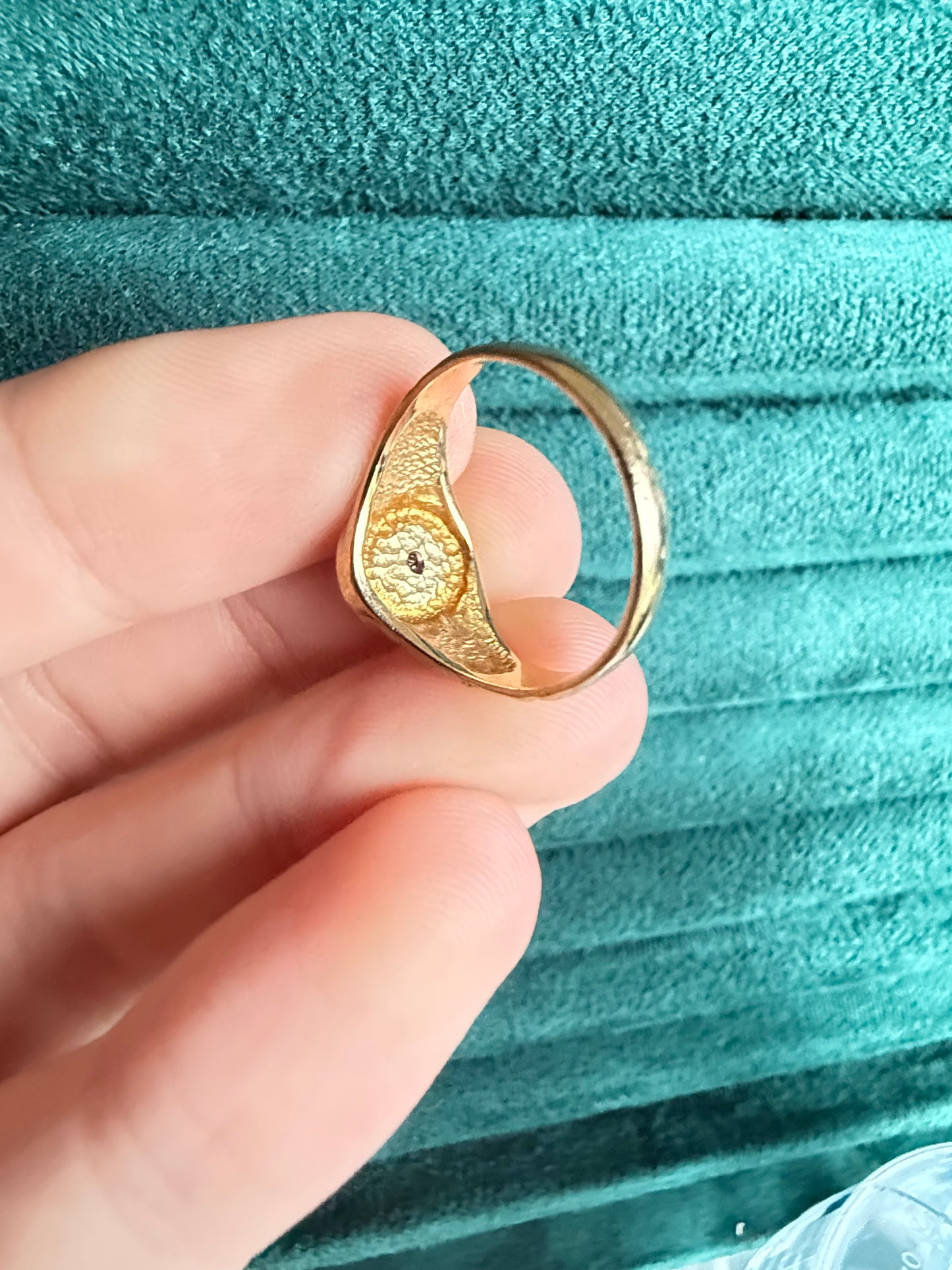 9ct gold diamond signet ring