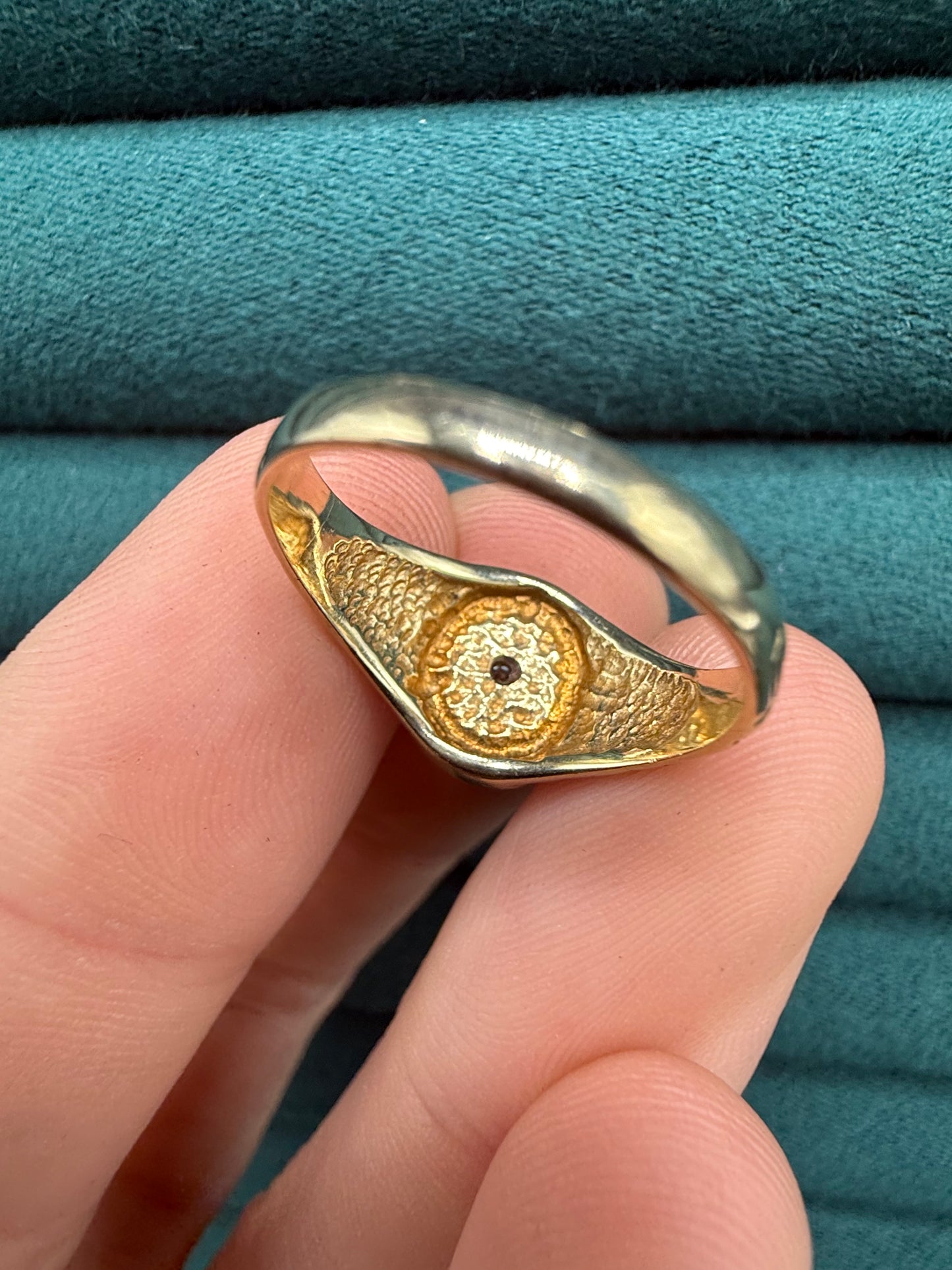 9ct gold diamond signet ring
