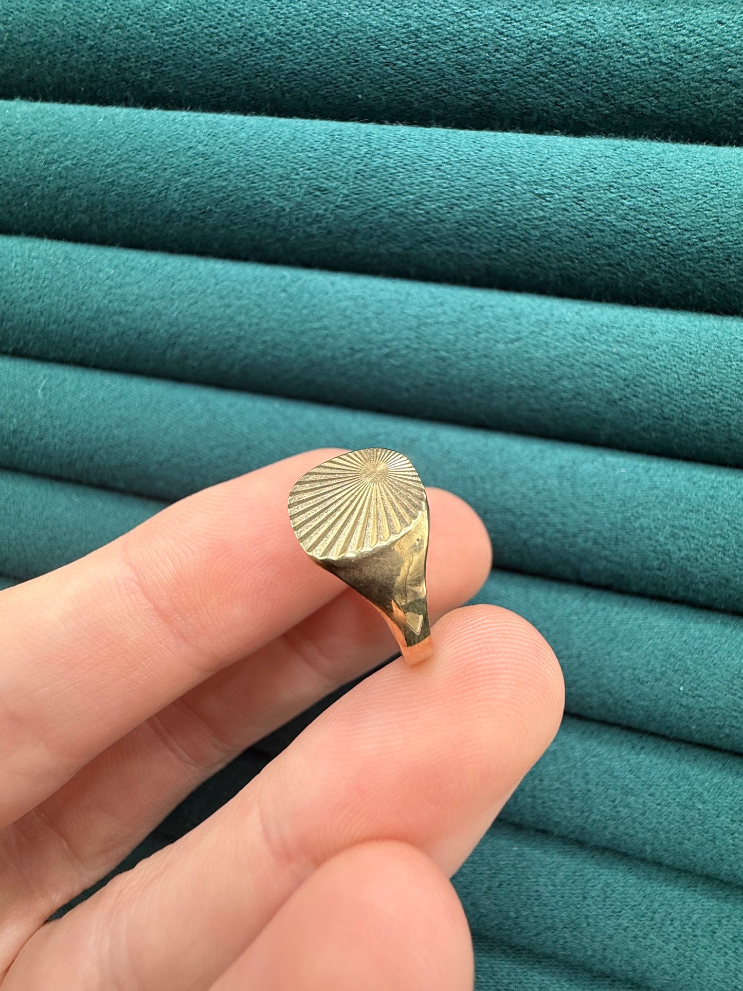 9ct gold signet ring