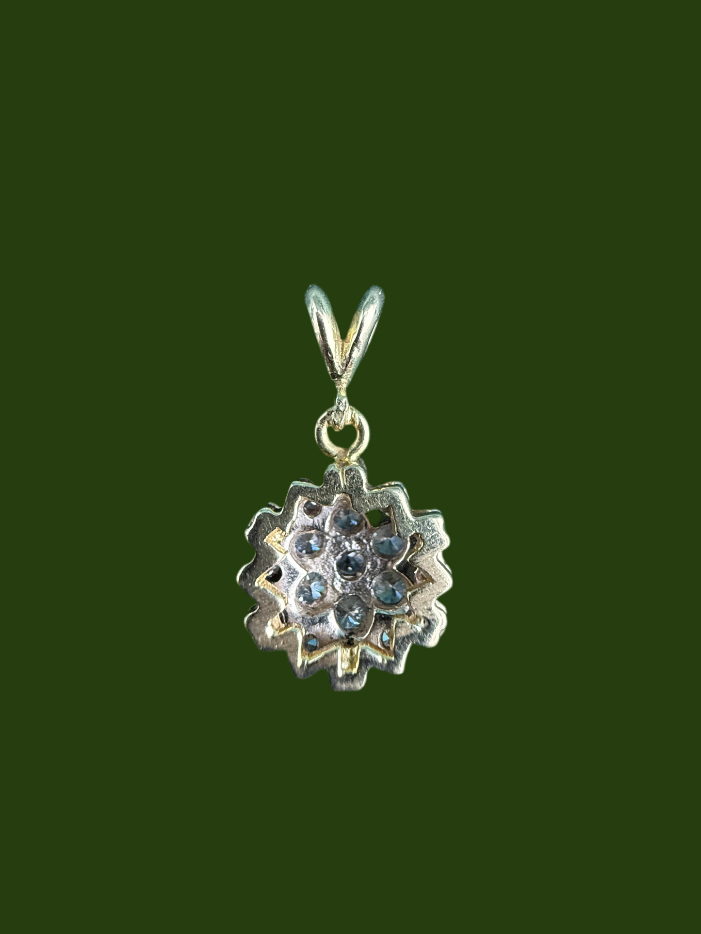 18ct gold diamond pendant
