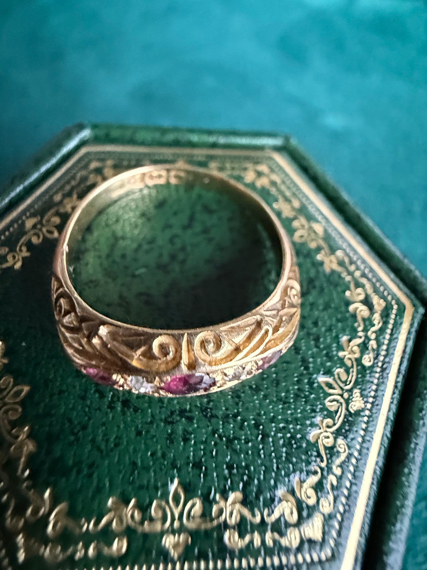 18ct gold antique ruby and diamond boat ring size M