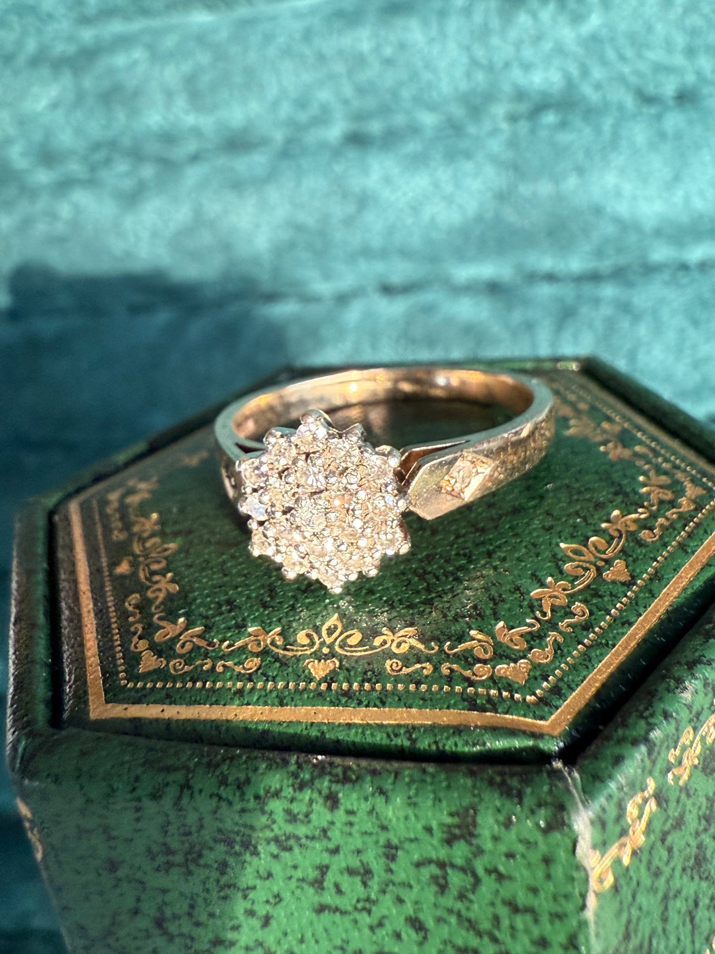 9ct gold diamond cluster ring